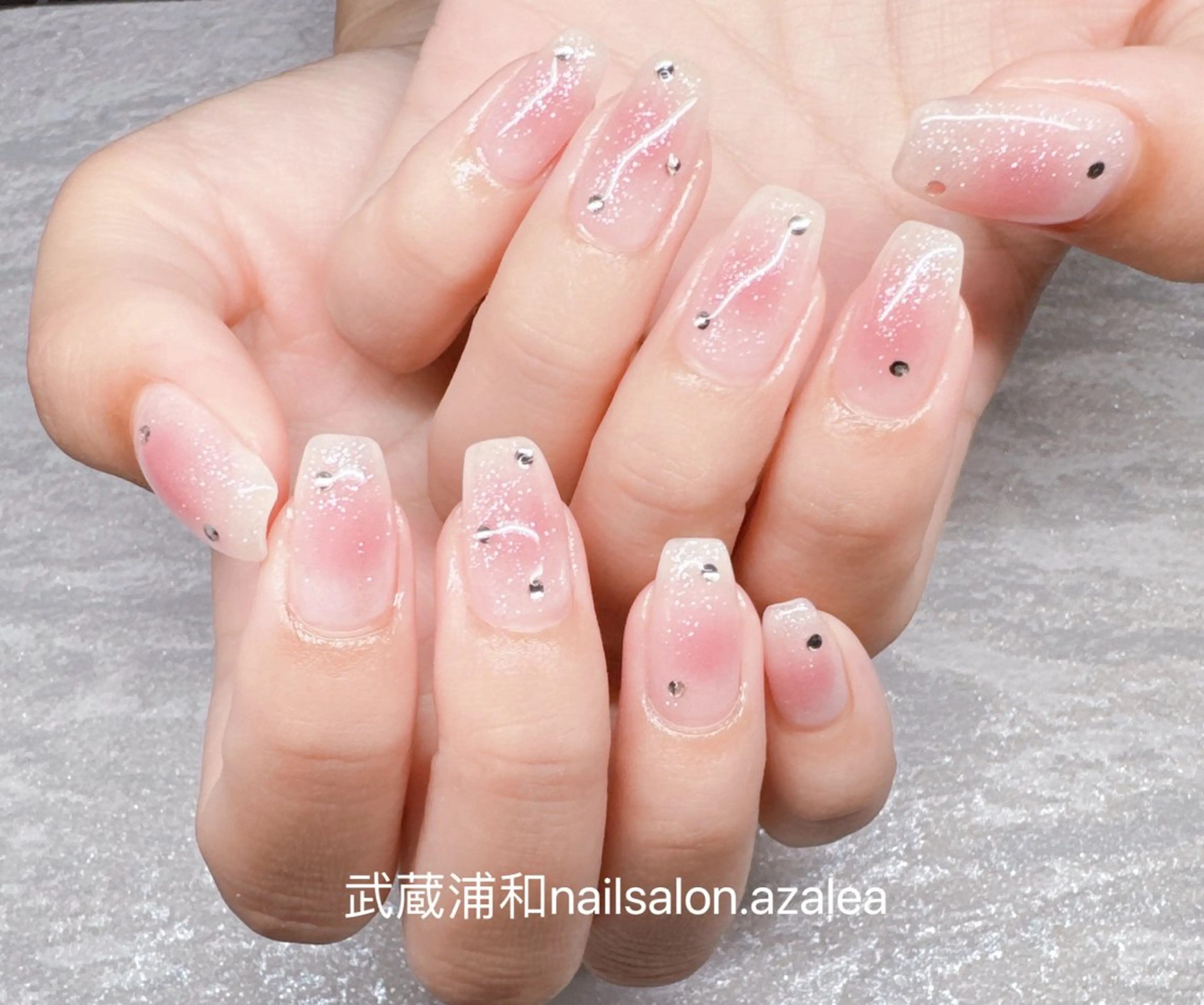 ネイル ハンドネイル R inのネイルデザイン