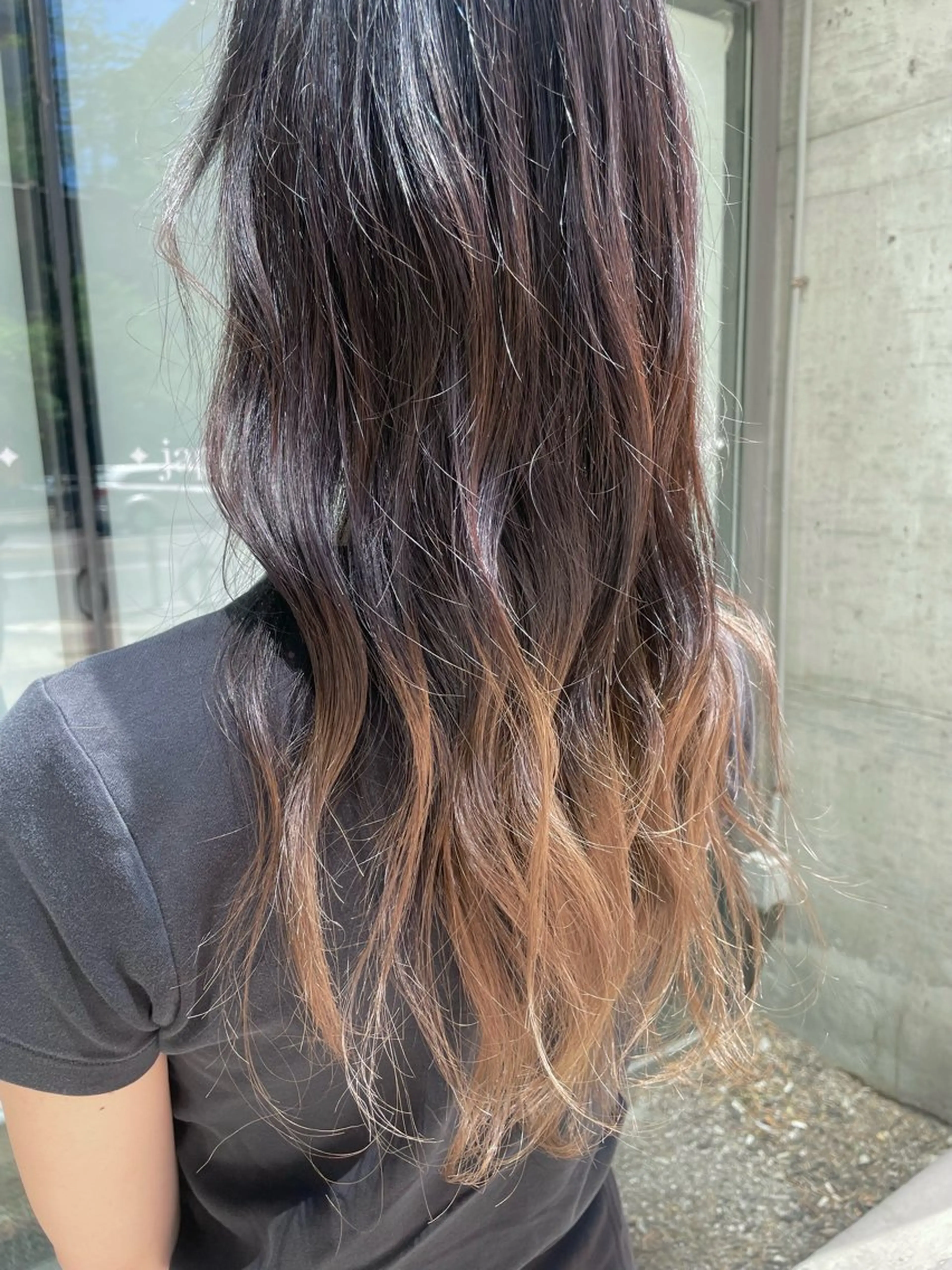 セミロング カラー 仲間 菜々世のヘアスタイル