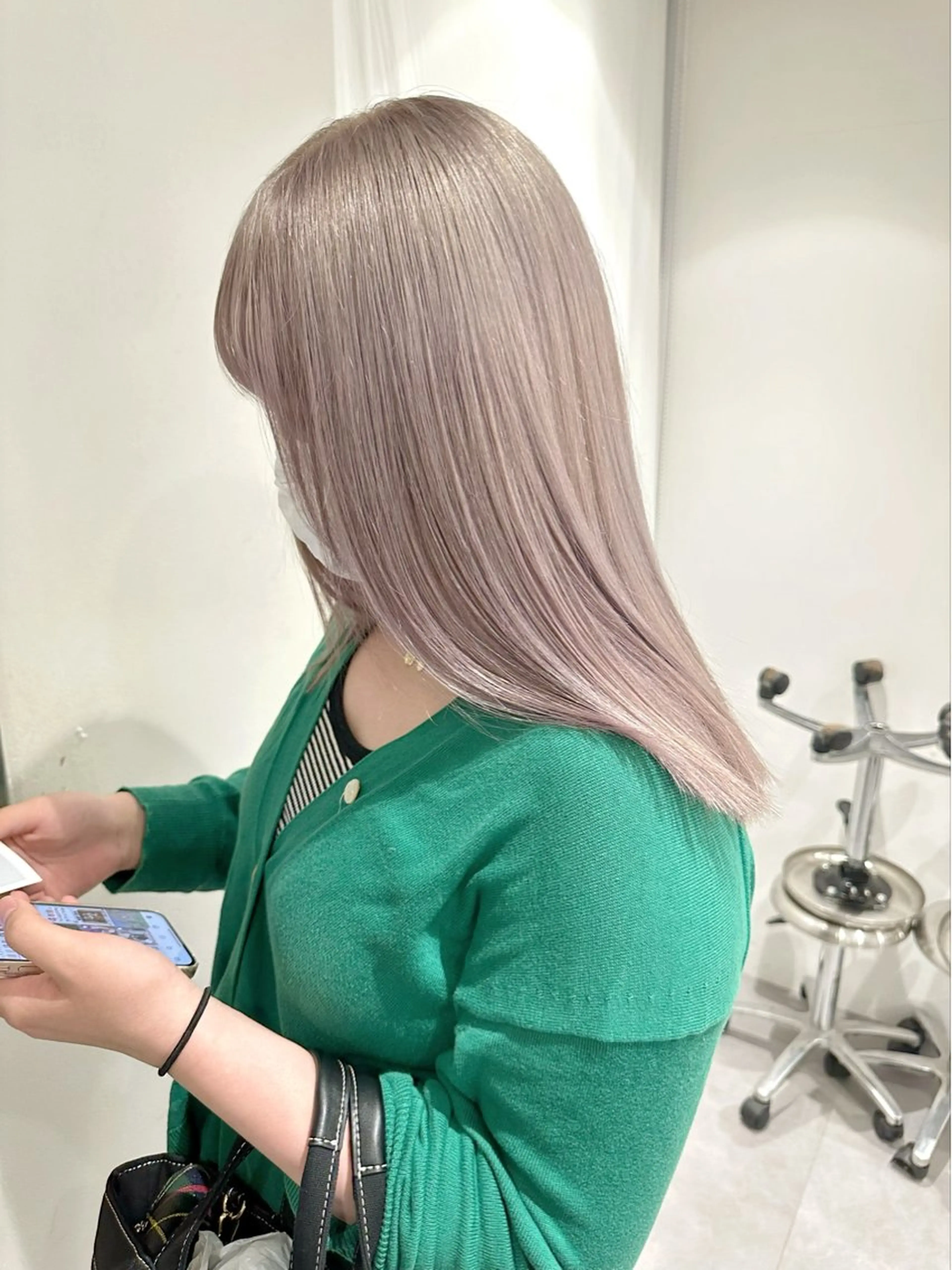 セミロング カラー ベージュカラー ブリーチ ブロンド ケアブリーチ デザインカラー Beleza Shibuya所属・ヒロミ/ミルクティー /ブロンド/ピンクのヘアスタイル