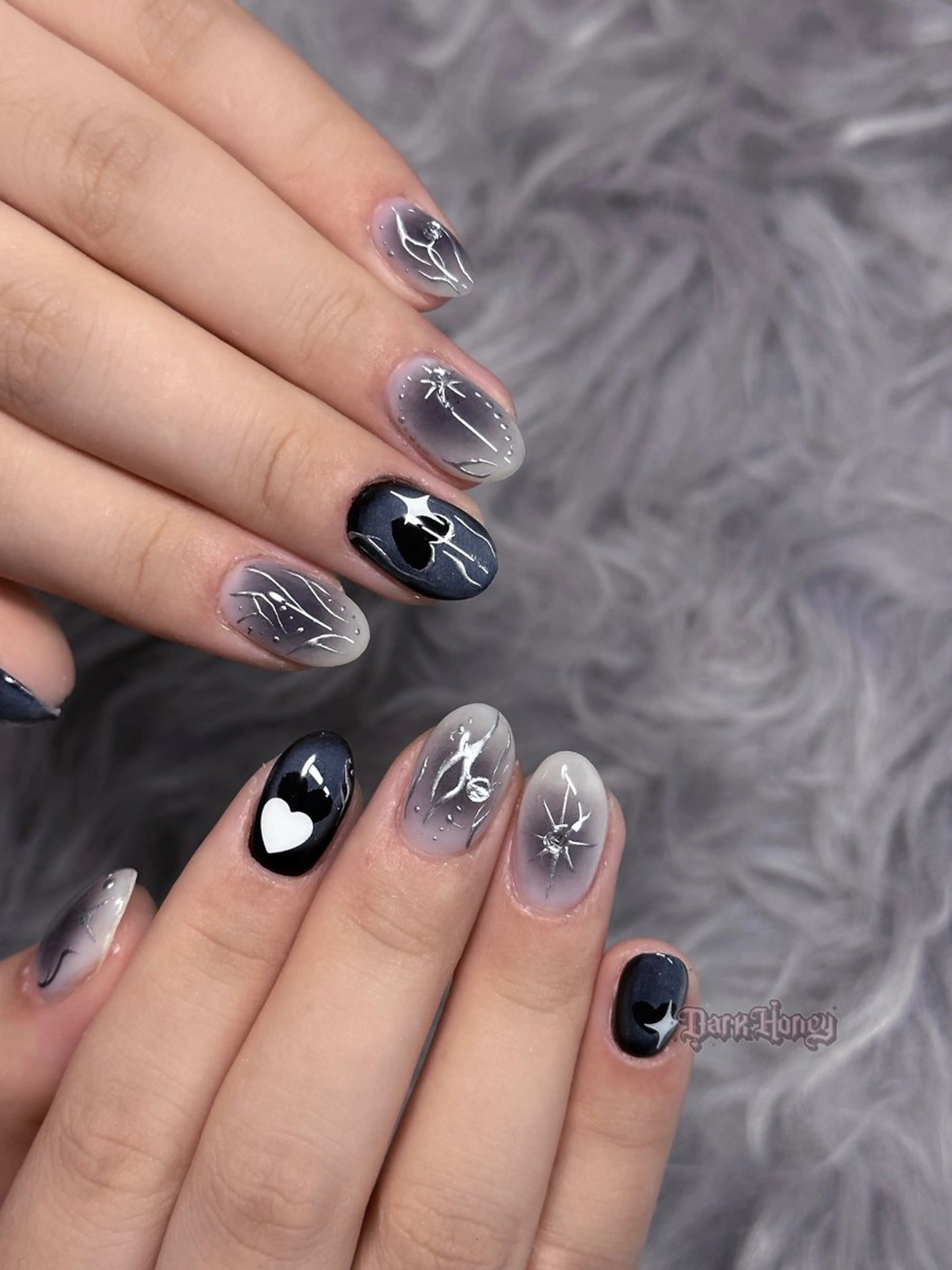 ネイル ハンドネイル Dark honey スカルプ専門原宿店のネイルデザイン