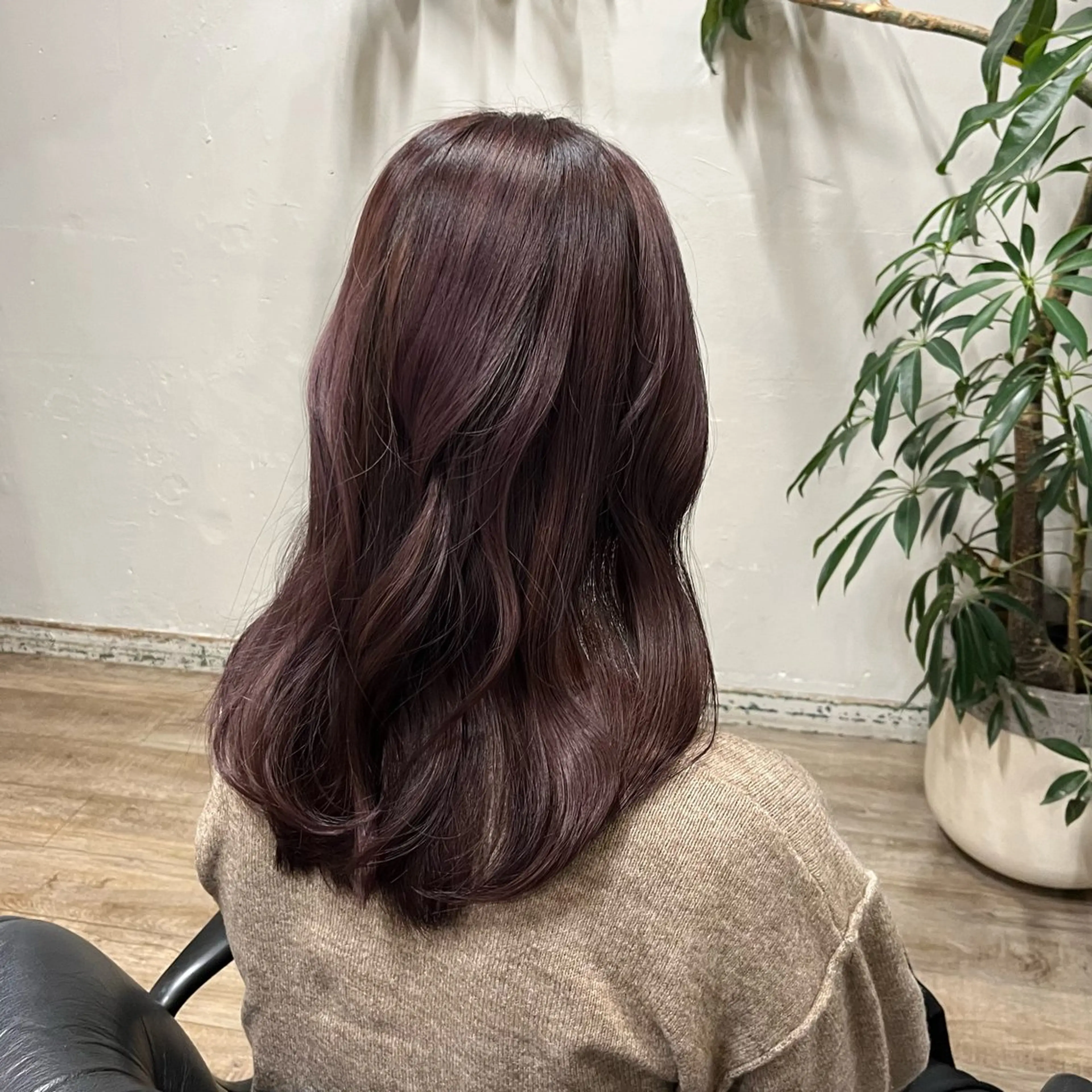 カラー ブリーチ グレージュ ラベンダーカラー ラベンダーグレージュ ラベンダーグレー アンドウ アカリのヘアスタイル