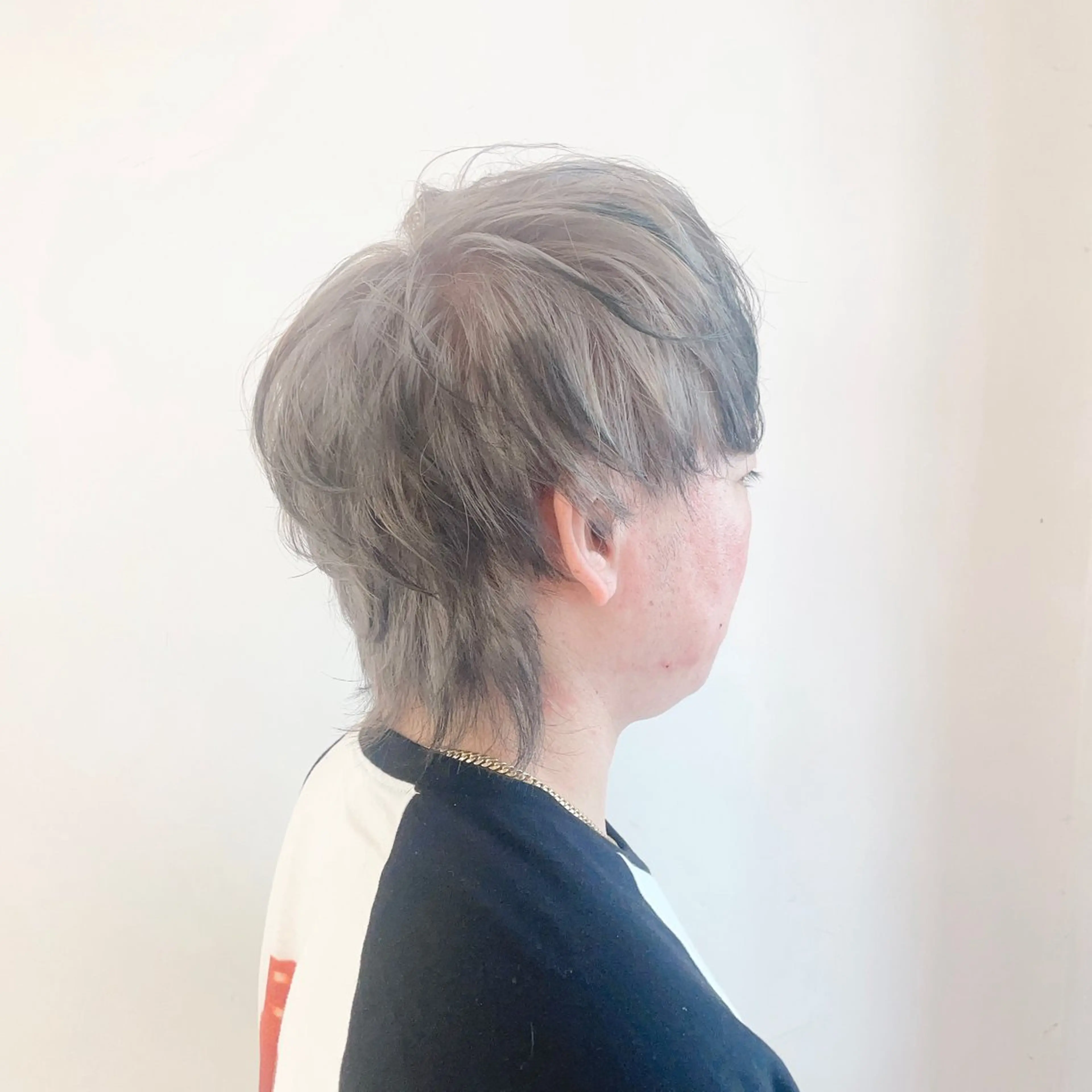 ショート カラー メンズ メンズバレイヤージュ メンズブリーチ メンズハイライト メンズハイトーン メンズインナーカラー ヘアカラー トリートメント デザインカラー髪質 改善Lilithのその他イメージ