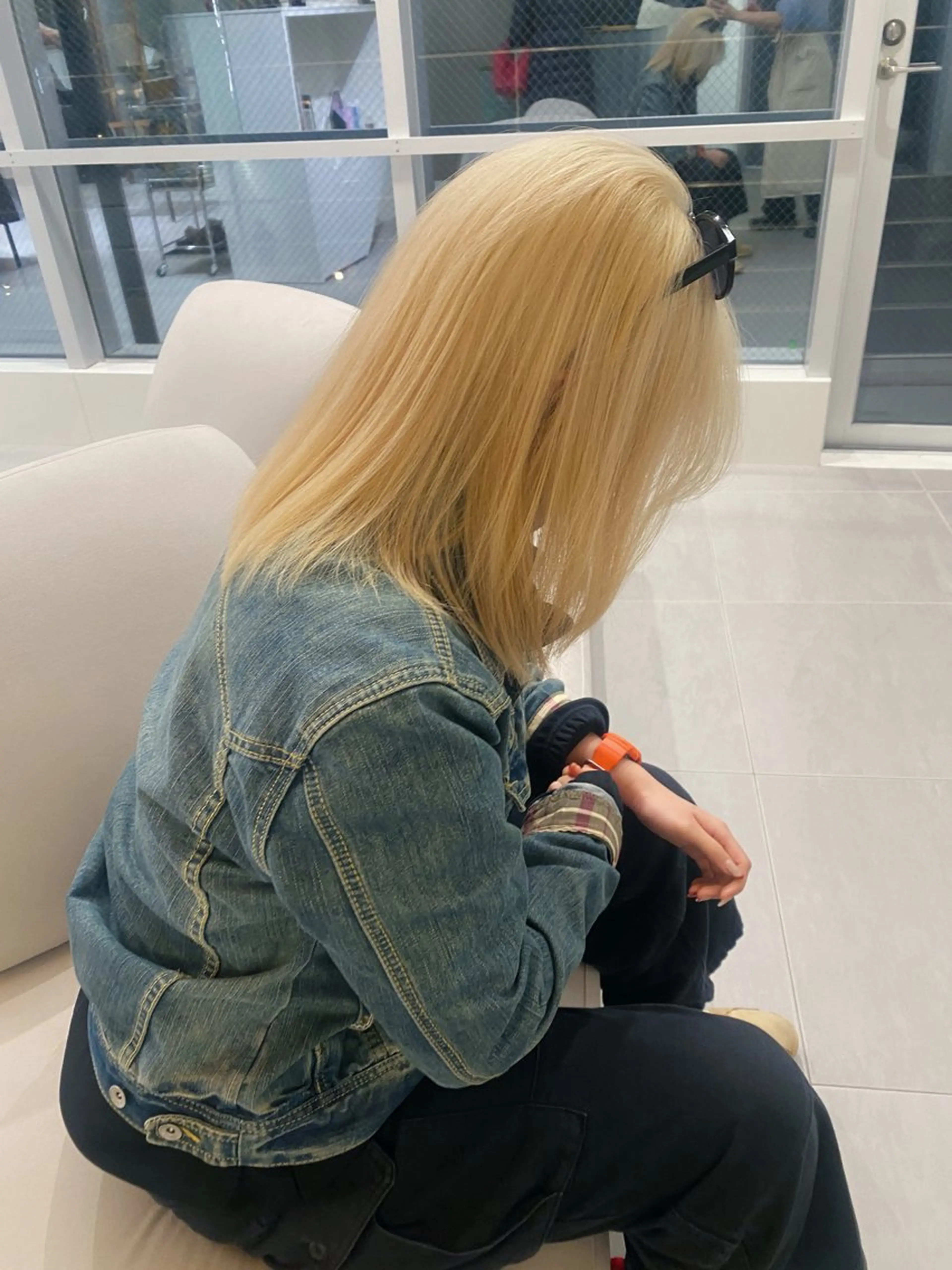 セミロング カラー ブリーチ ブロンド ケアブリーチ ハイトーンカラー 高発色ブリーチ/ ハイレイヤー🪽aiのヘアスタイル