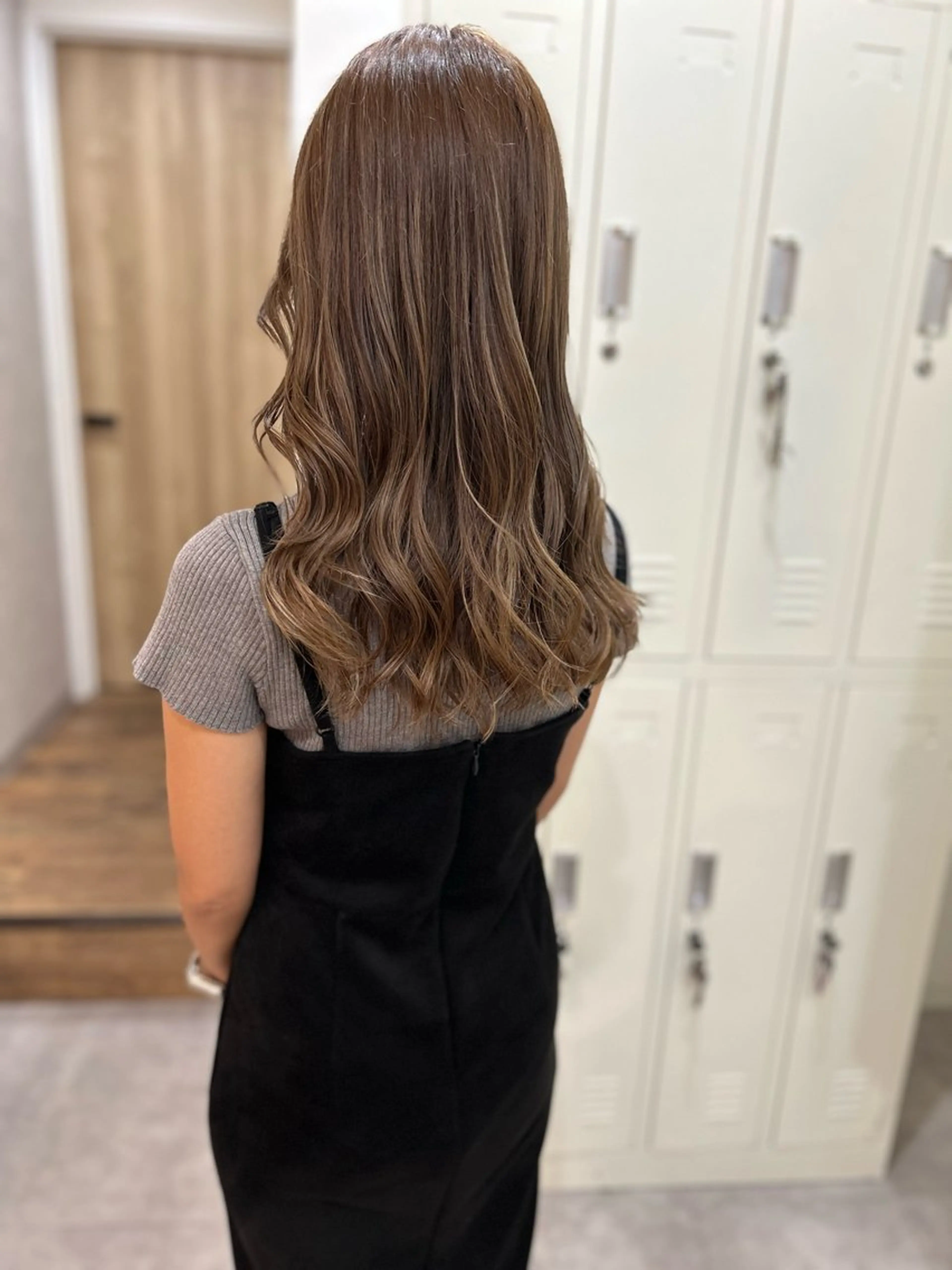 ロング カラー グレージュ ハイライトカラー ハイライト 似合わせカット カット ヘアカラー ボブ/ハイトーン 立川loose 下田のヘアスタイル