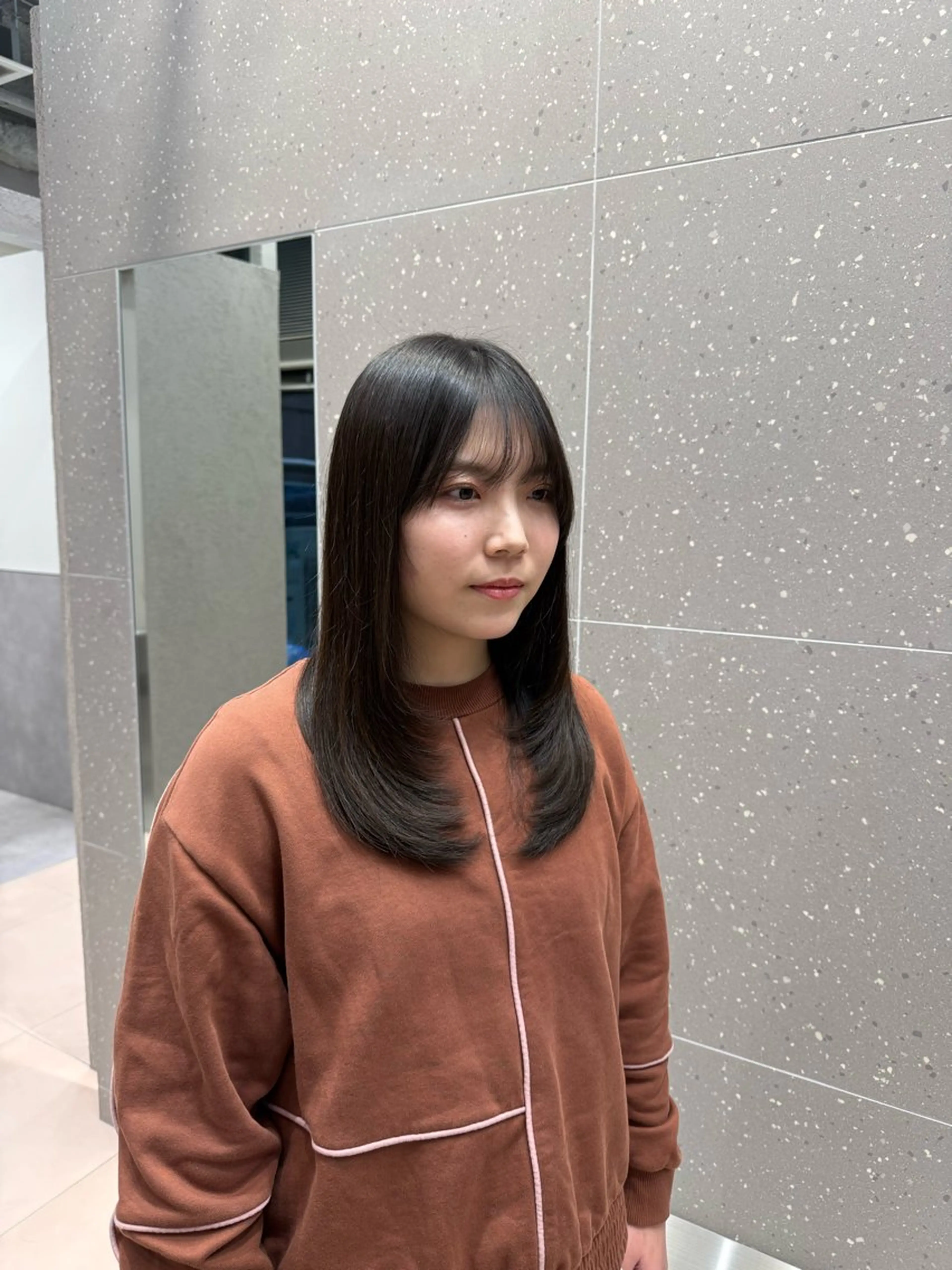 セミロング 縮毛矯正 トリートメント SALOWIN心斎橋Suite店所属・洗っても取れない 髪質改善|OJIROのヘアスタイル