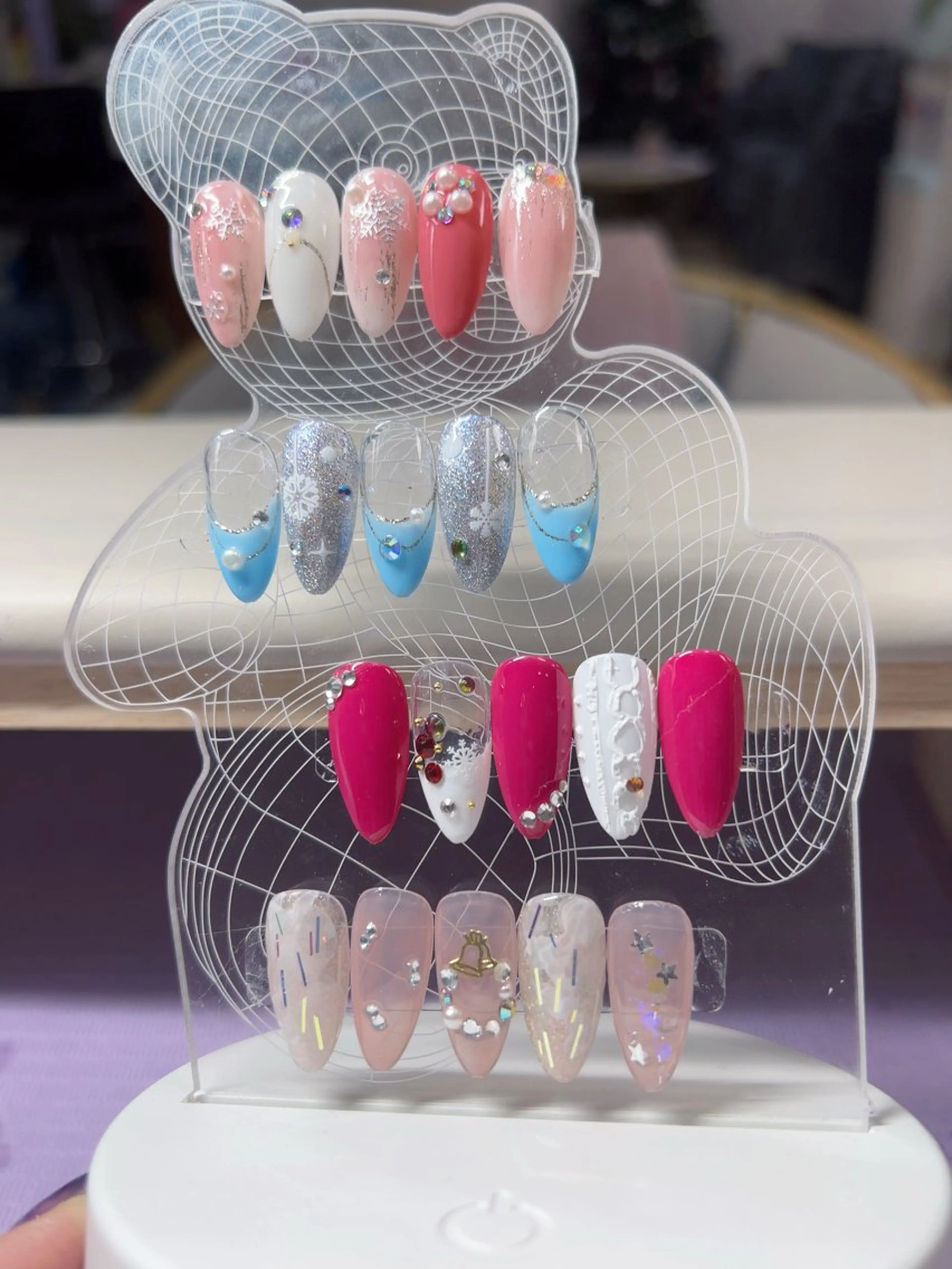 ネイル AngelChris ビューティーサロンのネイルデザイン