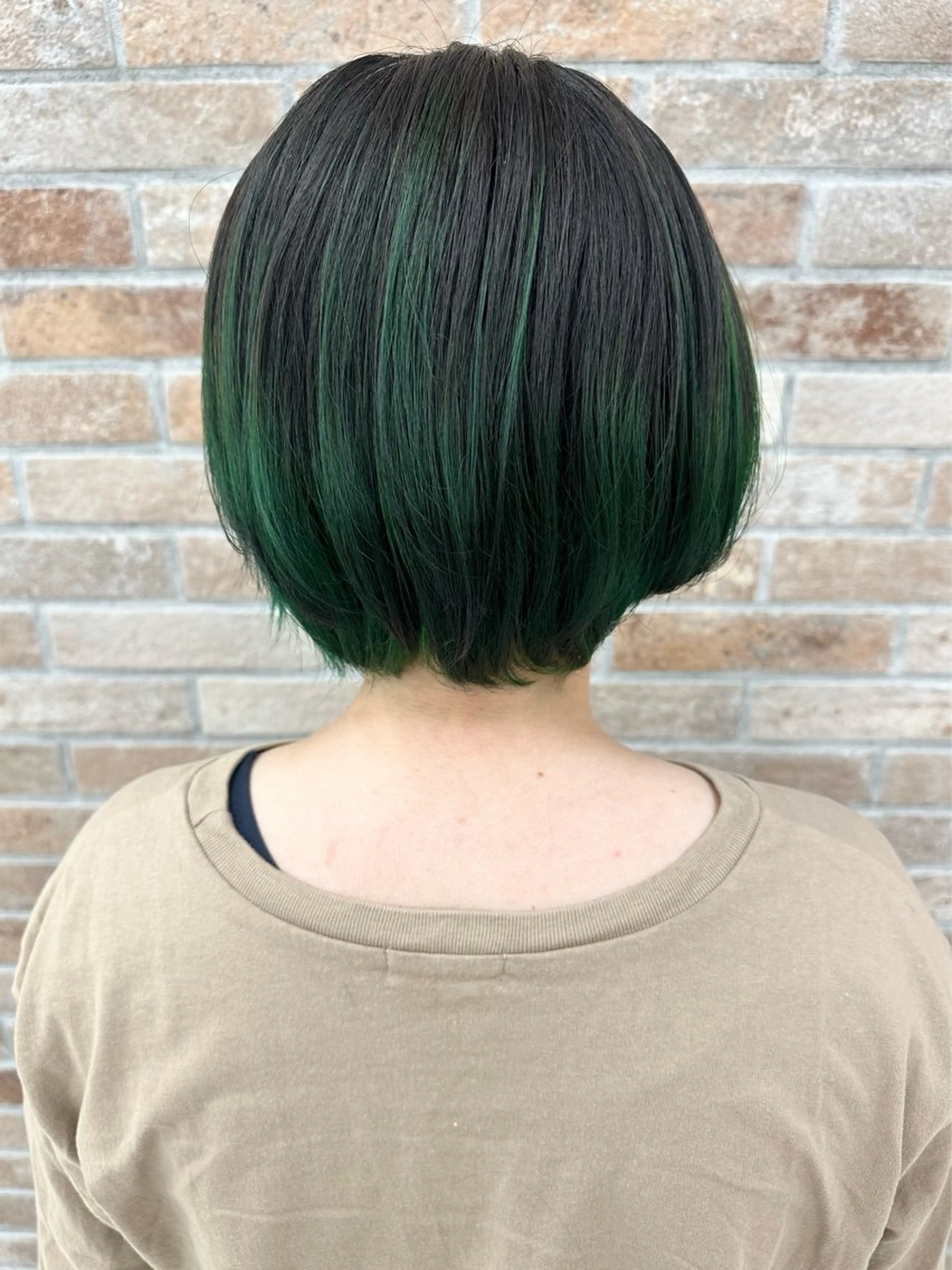 ショート カラー ブリーチ グラデーションカラー ショートヘア 齋藤 らいのヘアスタイル