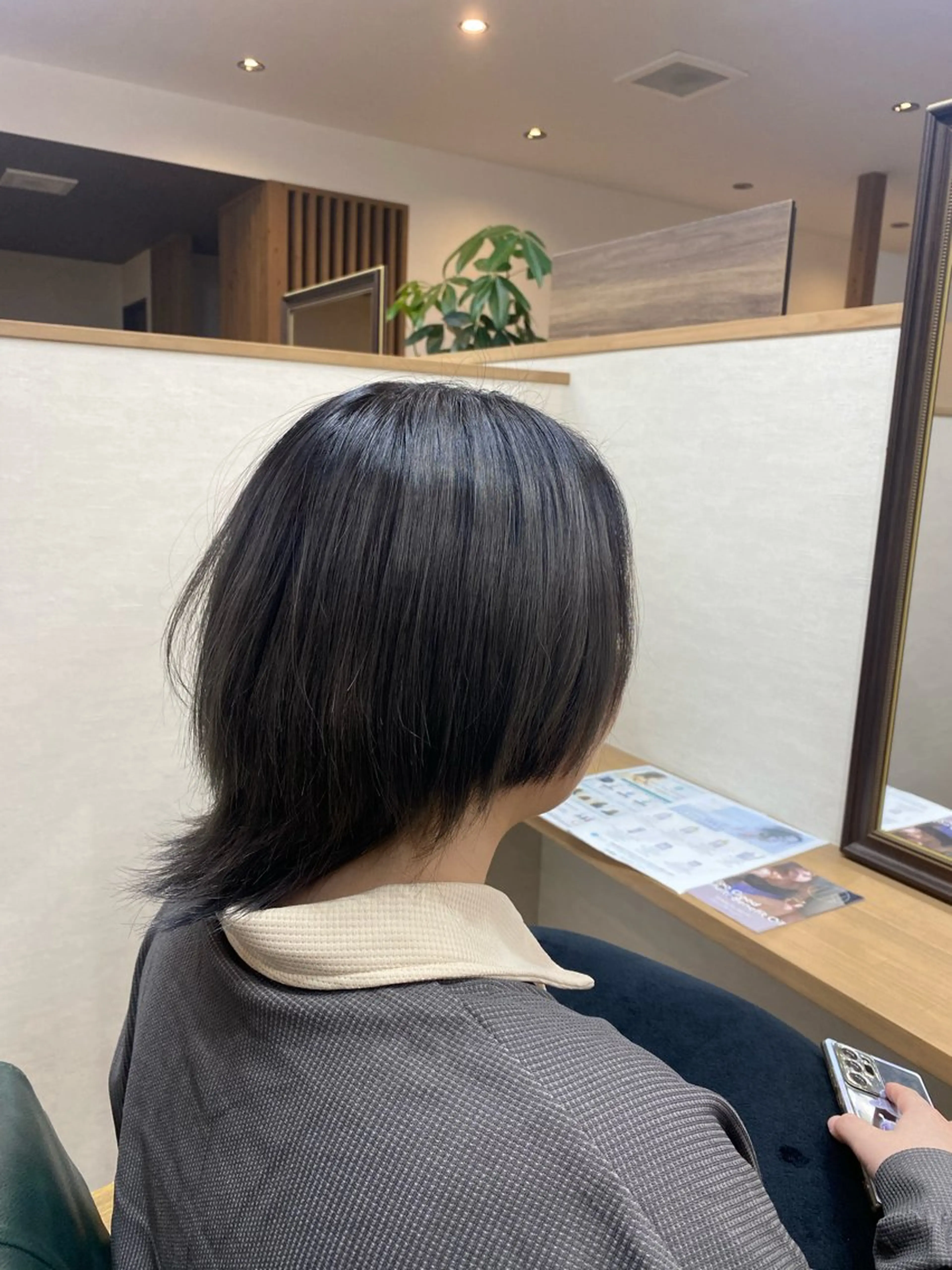 ショート カラー ミナリスヘアーデザイン所属・ミツツカ リンタロウのヘアスタイル