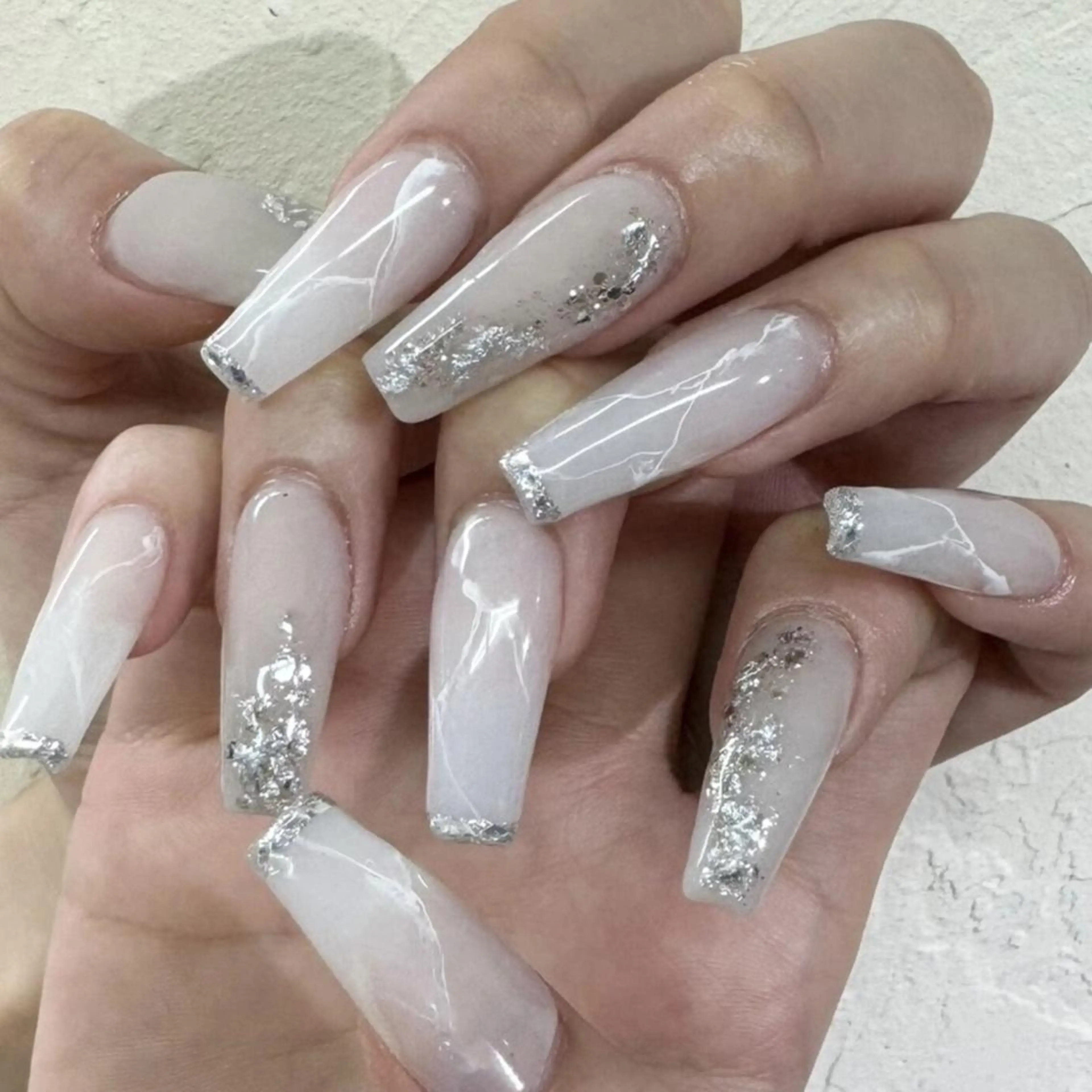 ネイル 長さ出し 韓国ネイル ニュアンスネイル スカルプネイル ワンホンネイル nailstudio eviz新宿店のネイルデザイン