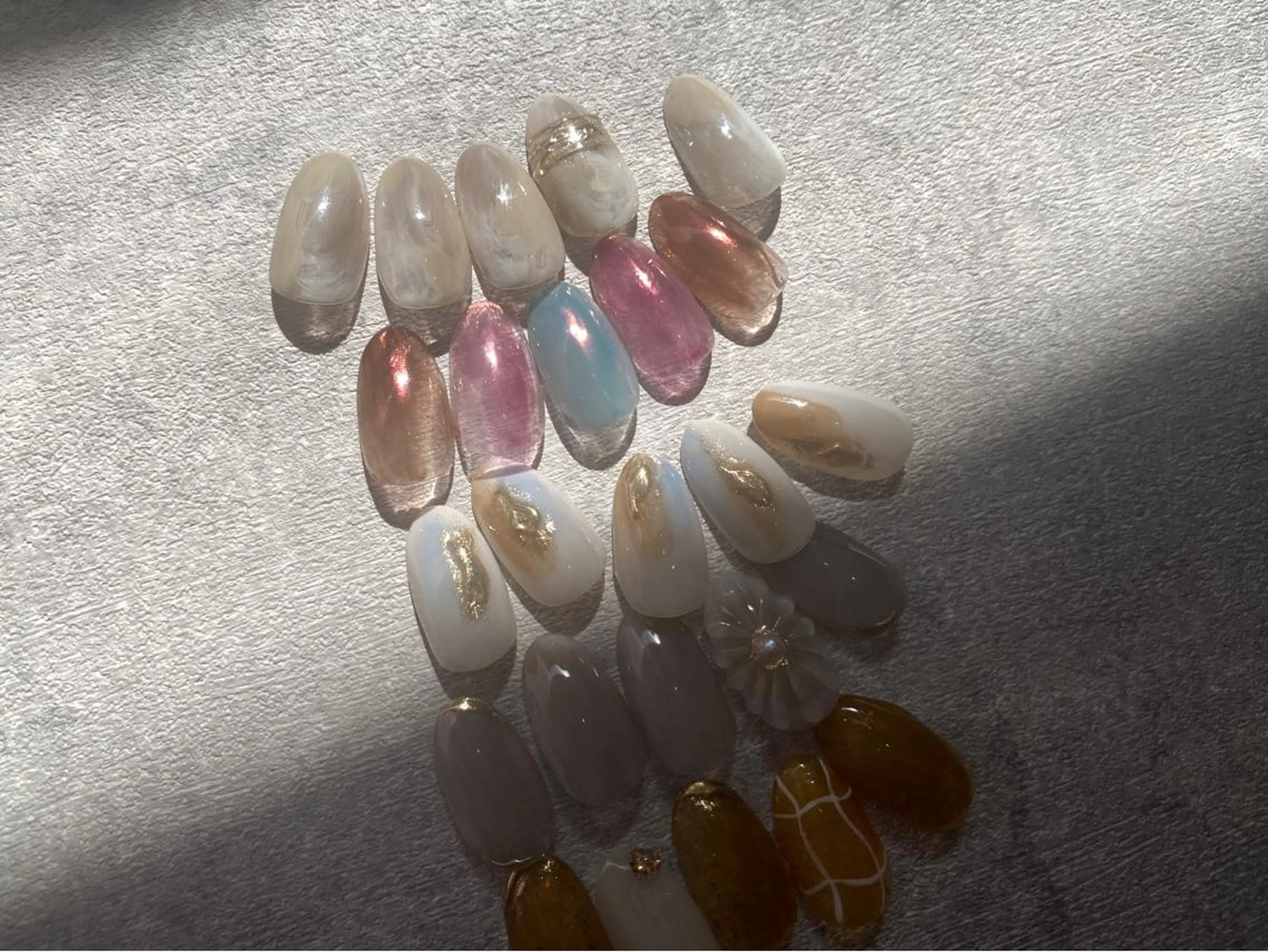 ネイル ハンドネイル NINEnami ニュアンスネイルのネイルデザイン