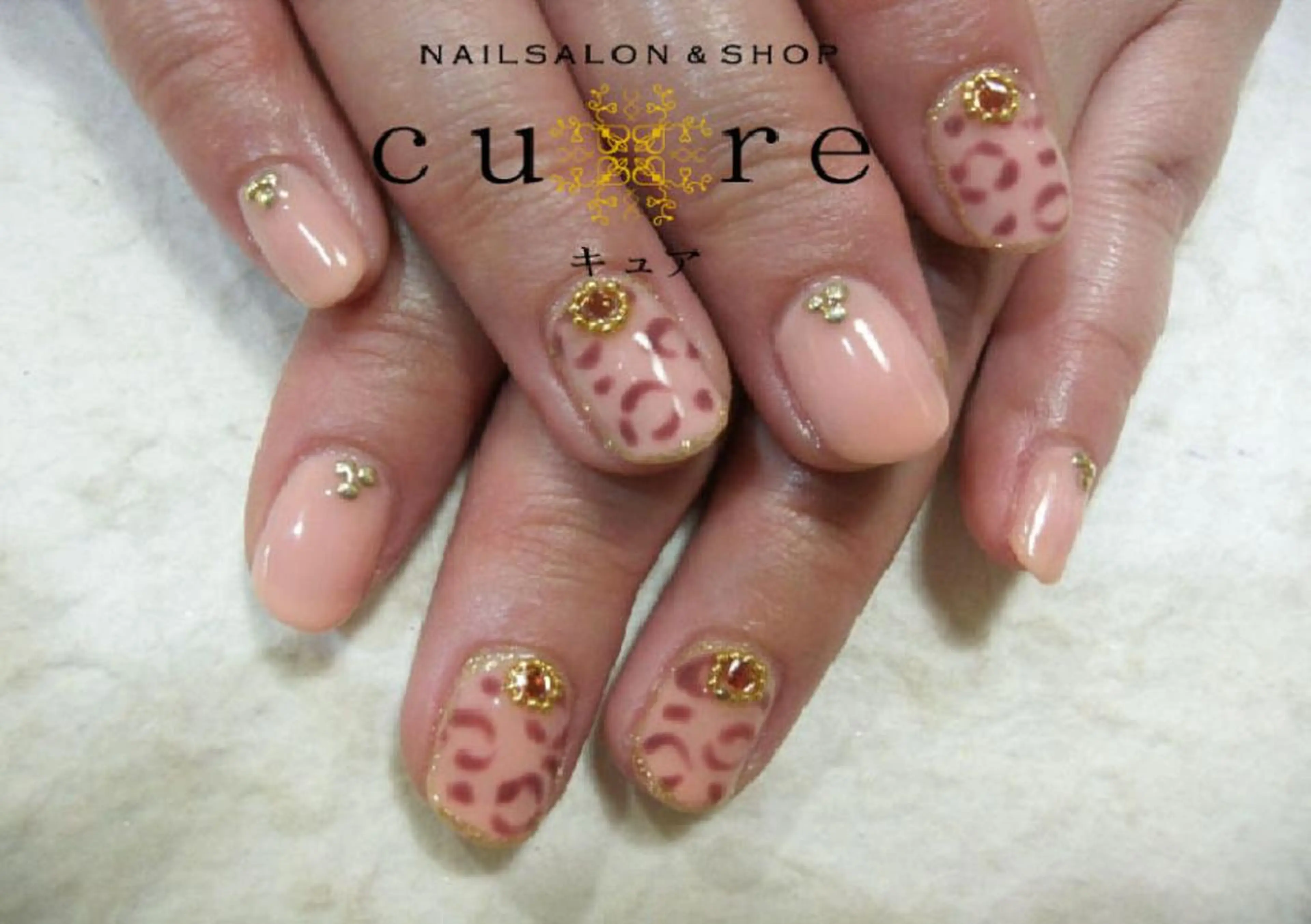 ミディアム ネイル ハンドネイル ネイルサロン Cureのネイルデザイン