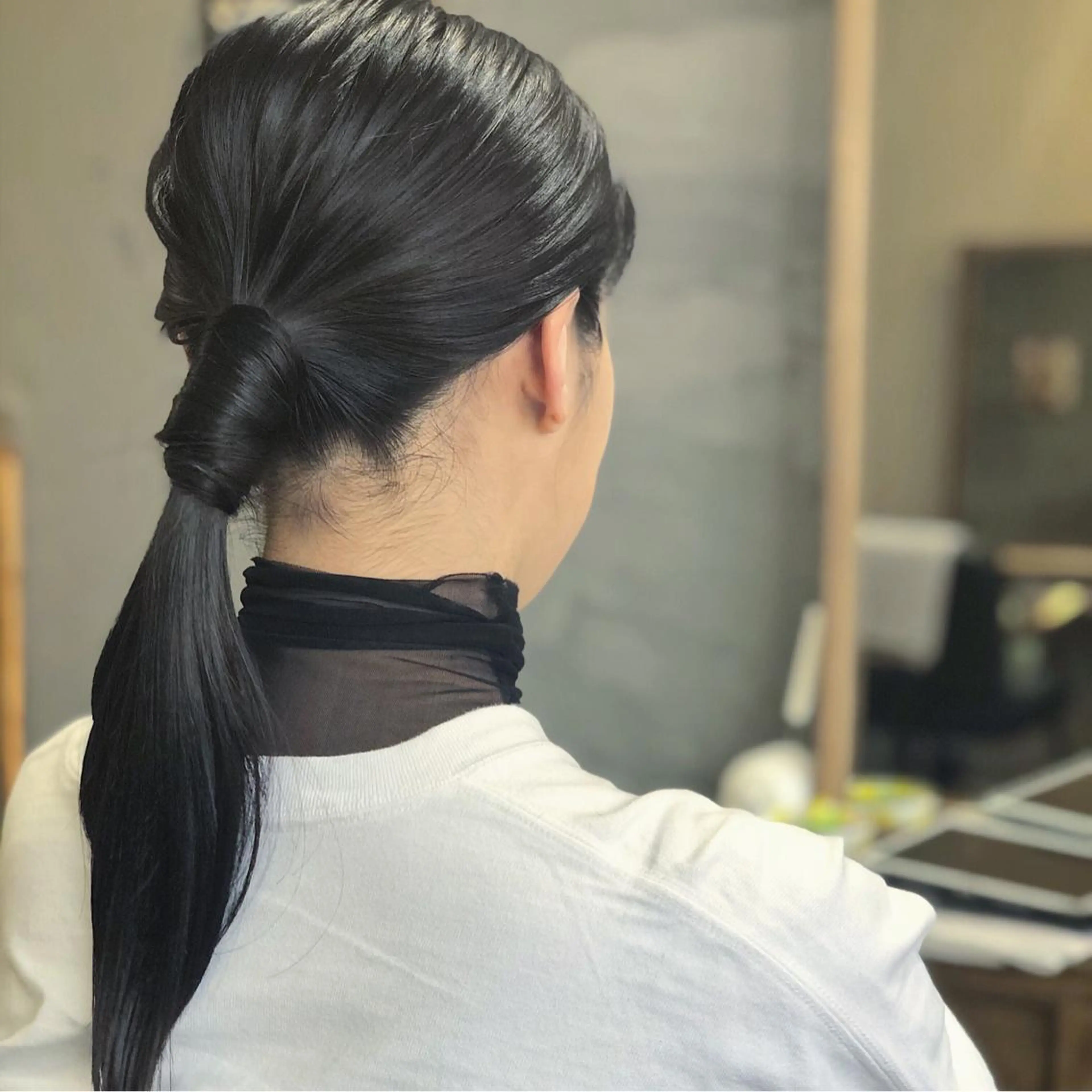 セミロング カラー ヘアアレンジ 透明感カラー ダークグレー カット ヘアカラー トリートメント CISCO所属・山口 浩之のヘアスタイル