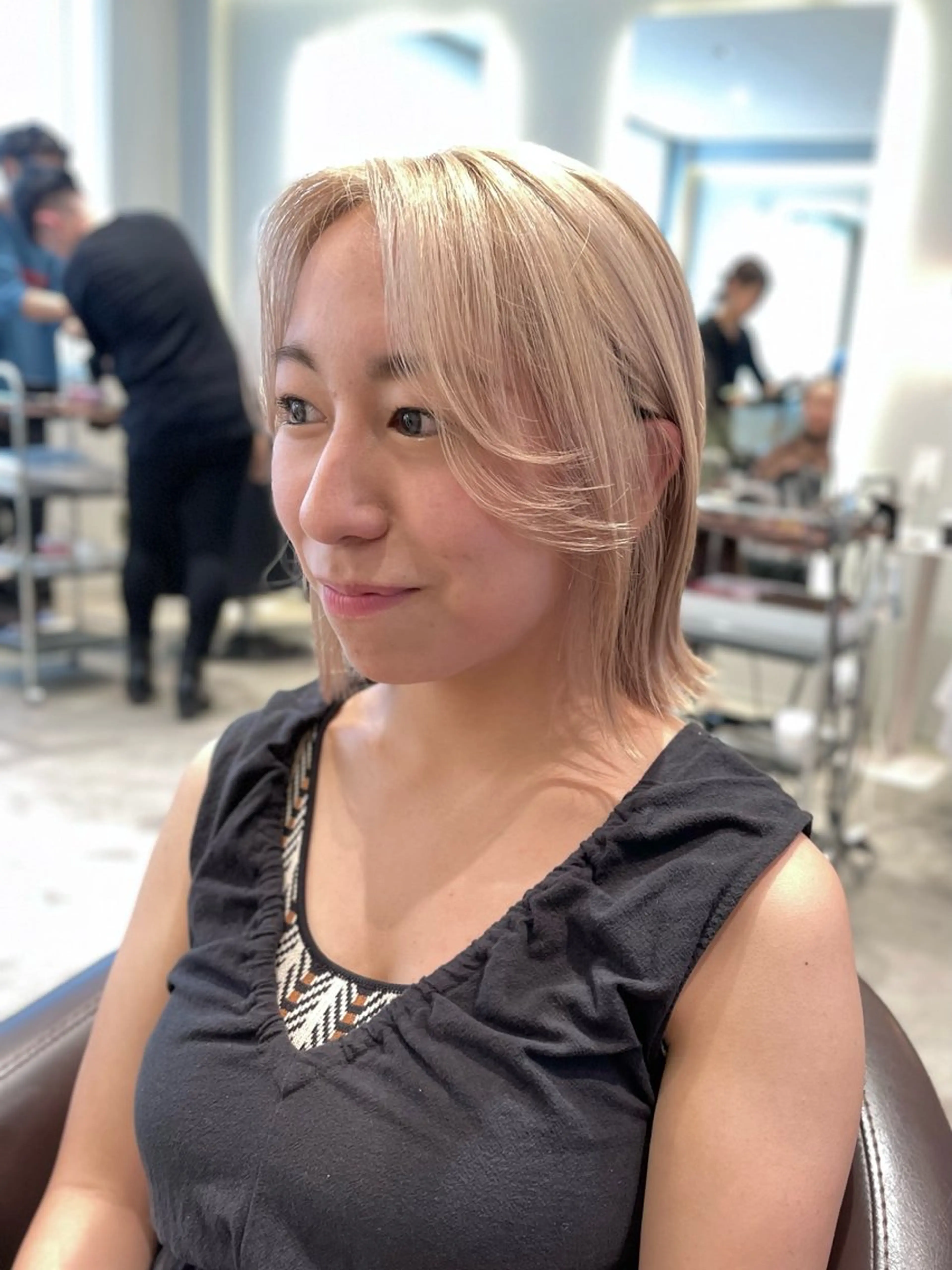 ミディアム カラー 切りっぱなしボブ ボブ カット ヘアカラー トリートメント 中村 研介のヘアスタイル