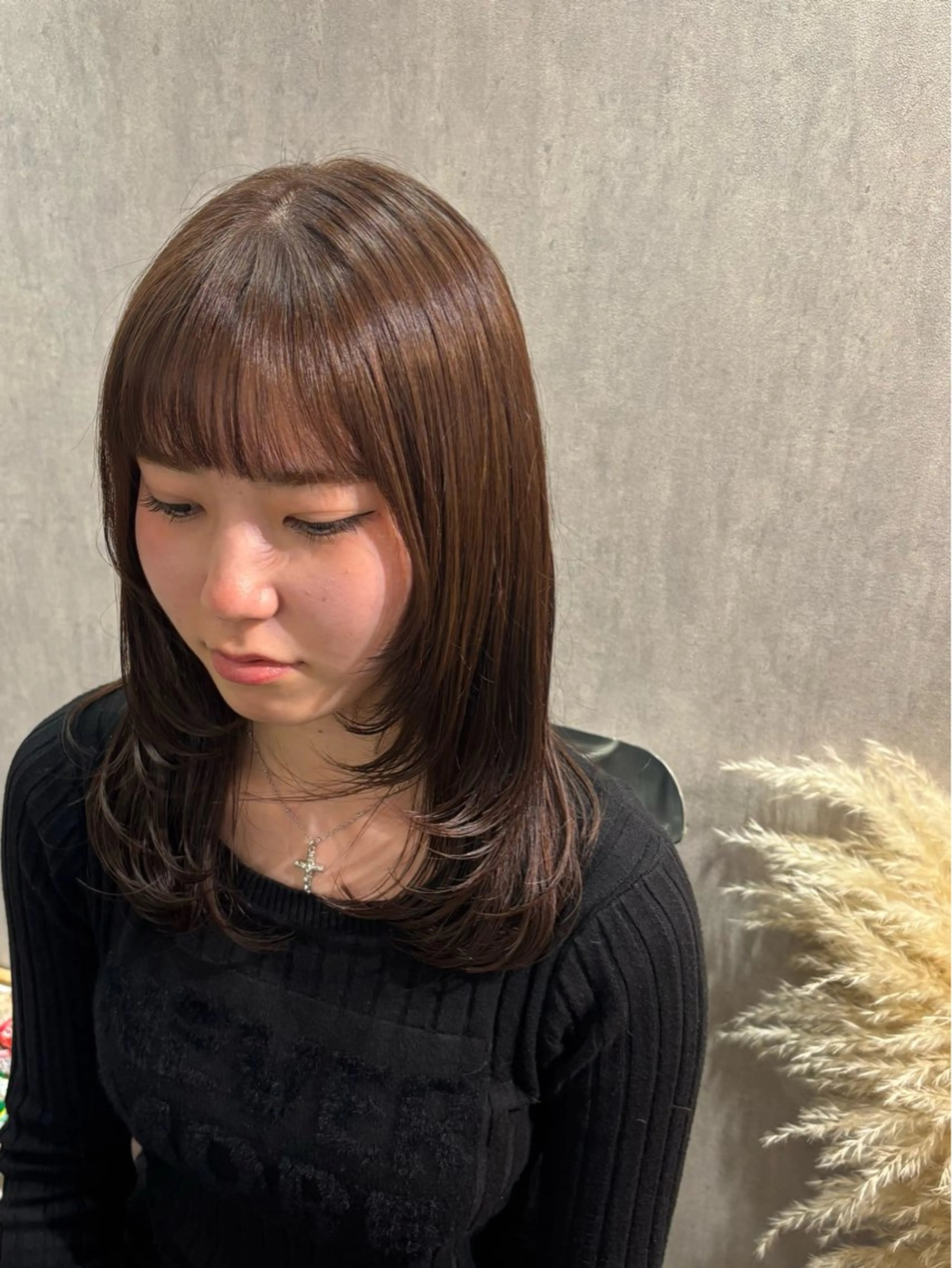 セミロング 顔まわりレイヤー 顔周りカット レイヤーカット カット ヘアカラー 石原 望来のヘアスタイル