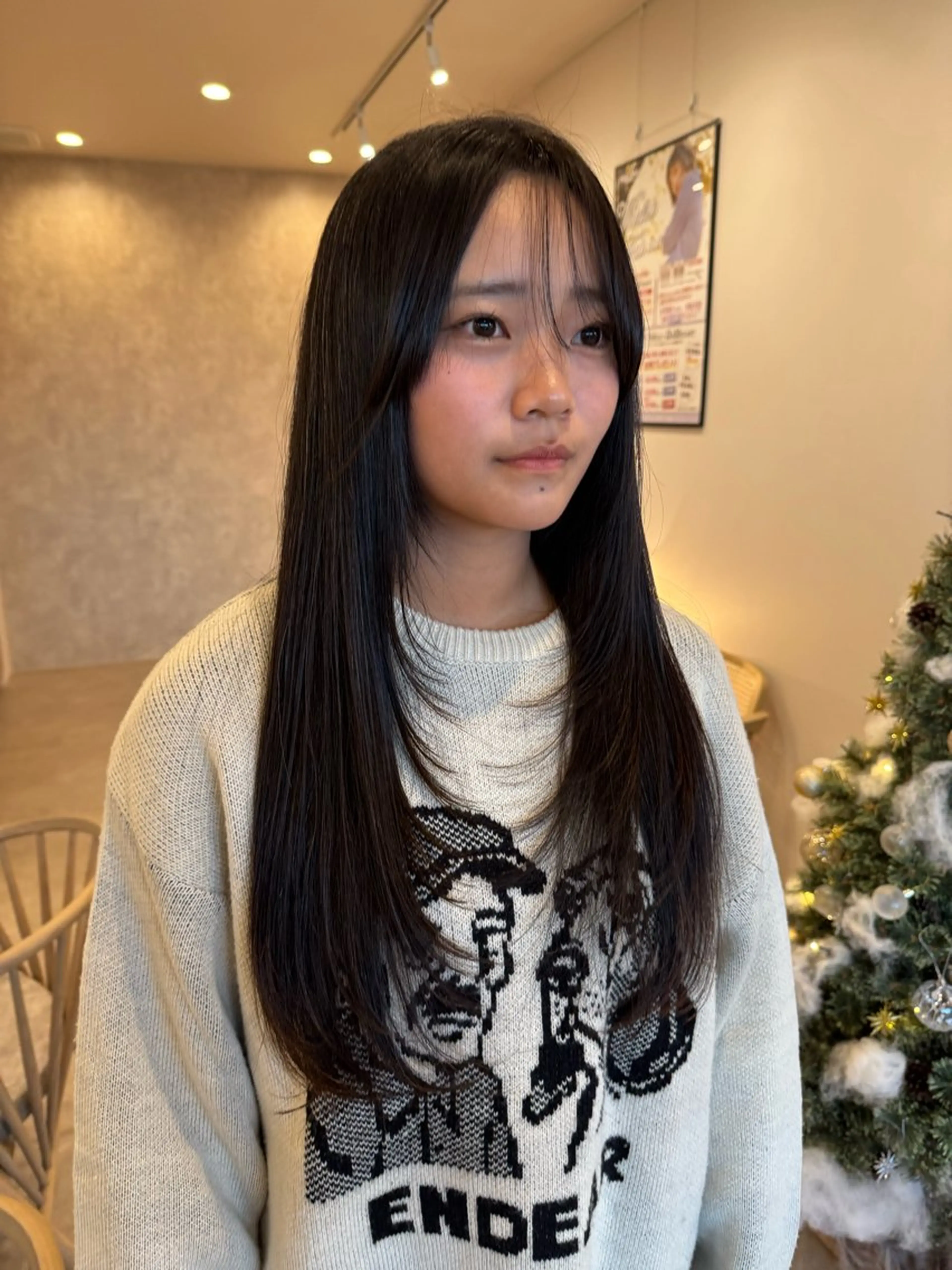 ロング カット 縮毛矯正 トリートメント ともか/美髪透明感 カラー/顔周りカットのヘアスタイル