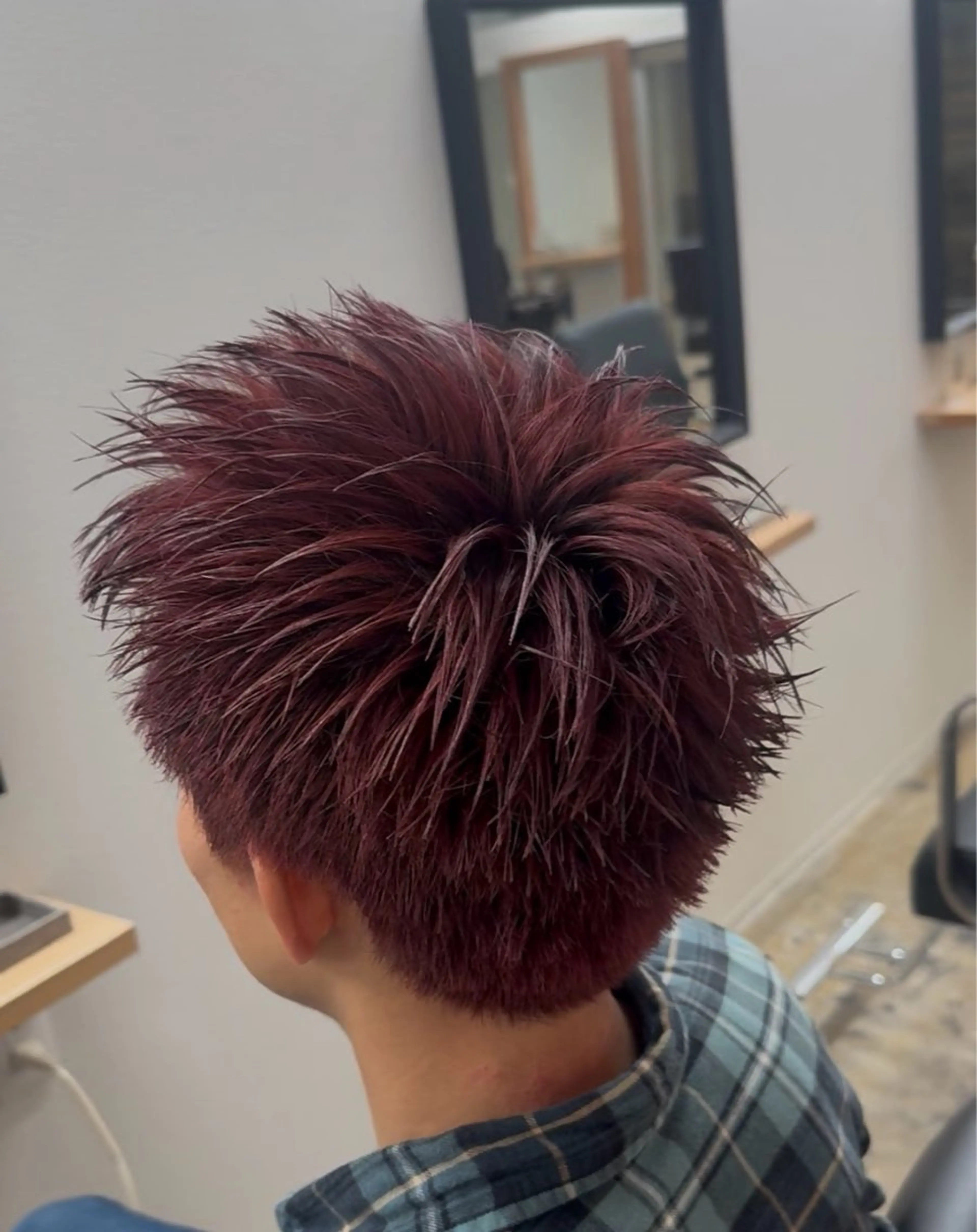 ショート カラー レッドカラー ショートヘア WAVE所属・西川 佑樹のヘアスタイル