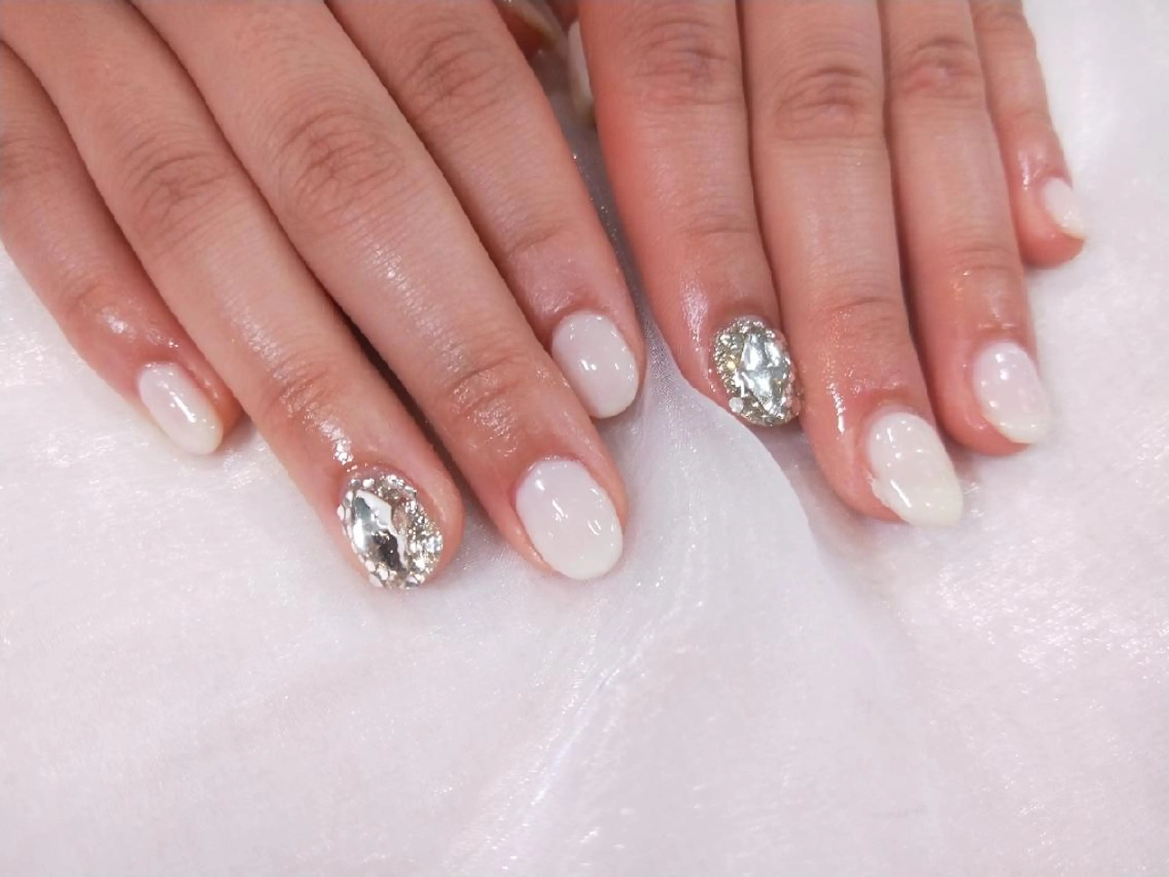 ネイル ハンドネイル ハンドケア R'well所属・はばすみれ🎀ﾈｲﾙ 光ﾌｪｲｼｬﾙ ﾍｱのネイルデザイン