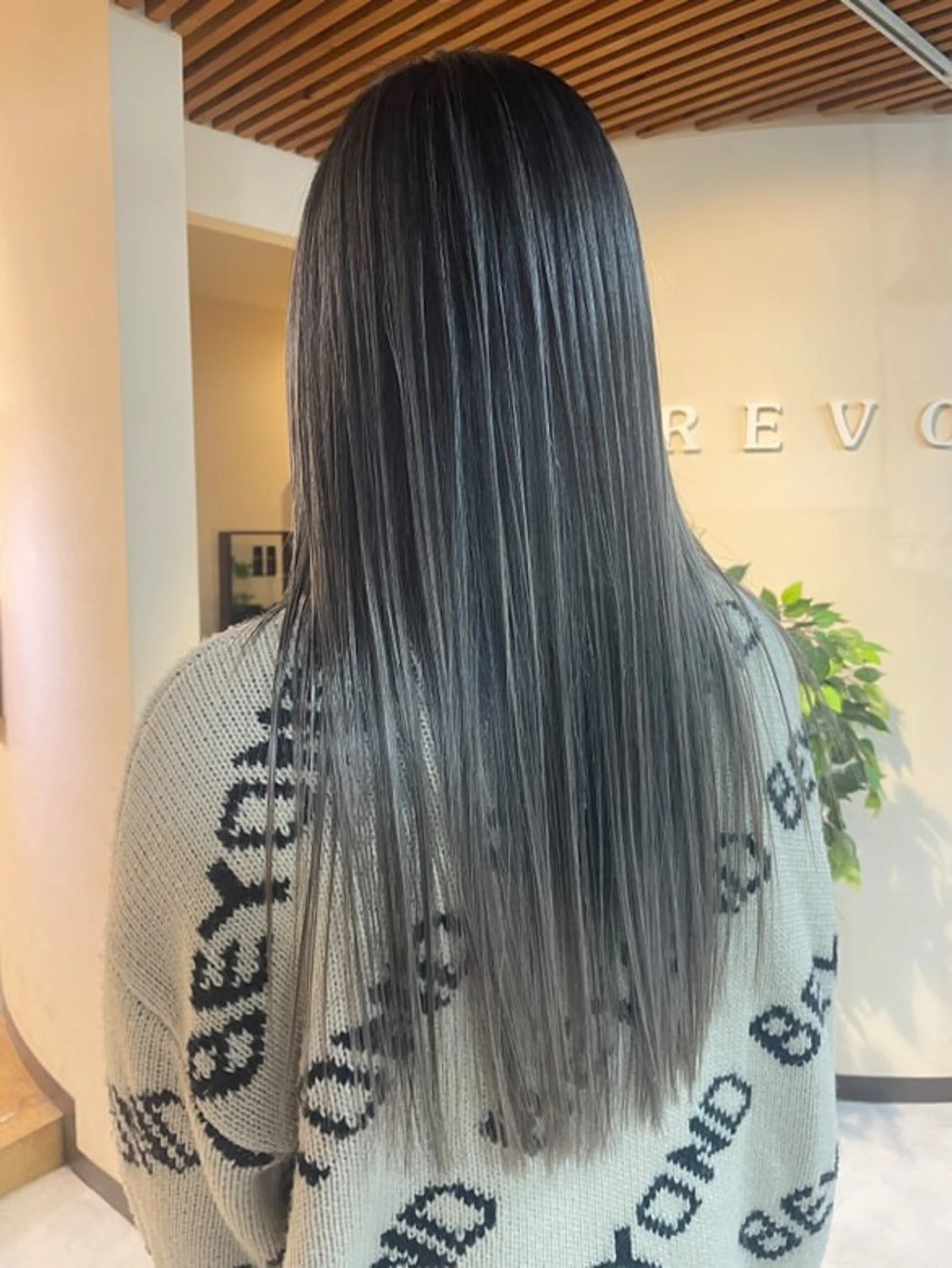 ロング カラー バレイヤージュ レイヤーカット VIST by REVO所属・海外ヘア／ ハイトーン／竹井俊介のヘアスタイル