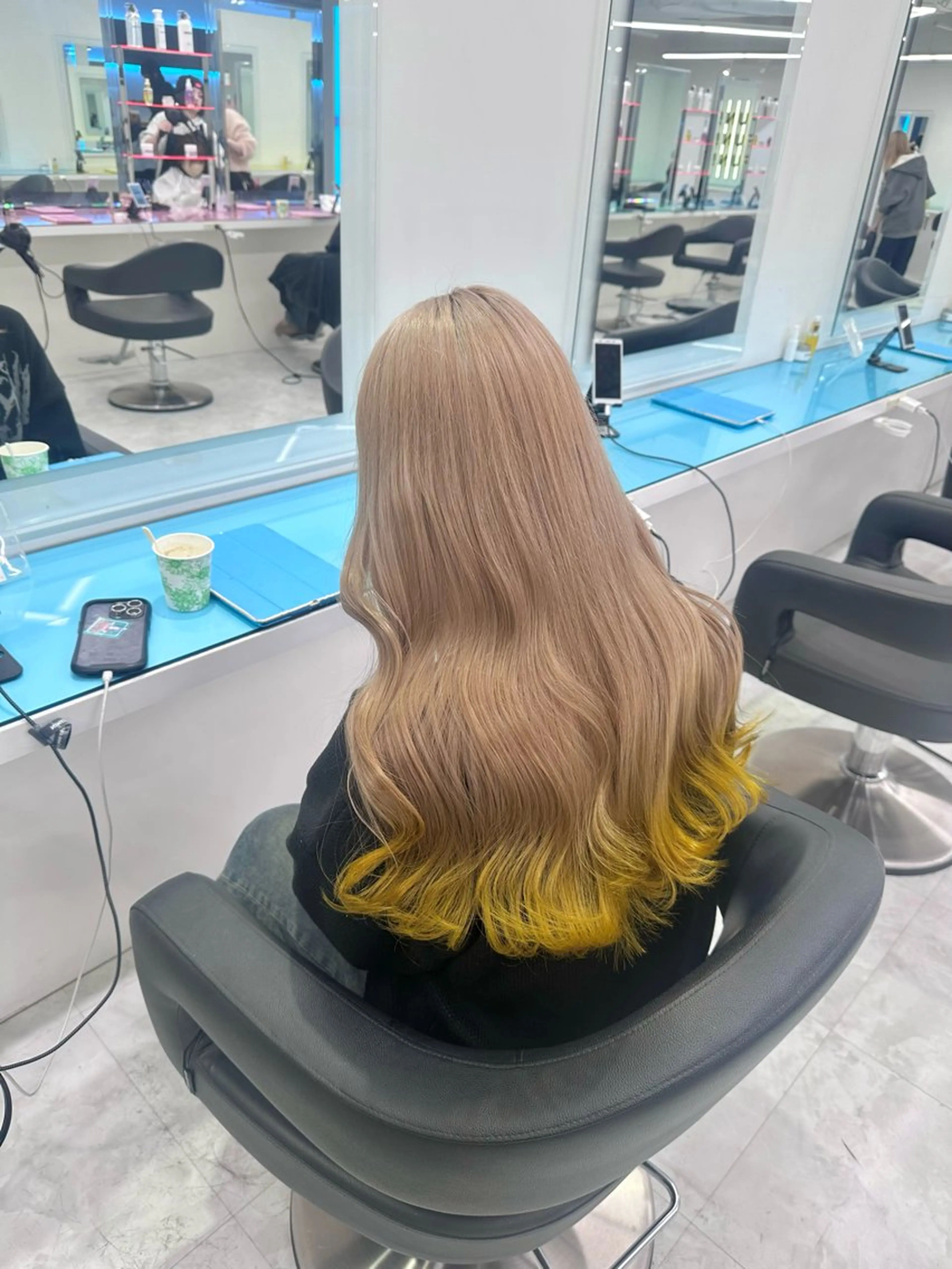 《💎ミニモ限定💎》ケアブリーチWカラー + オリジナルトリートメント + コテ巻き仕上げ🫧✨の写真