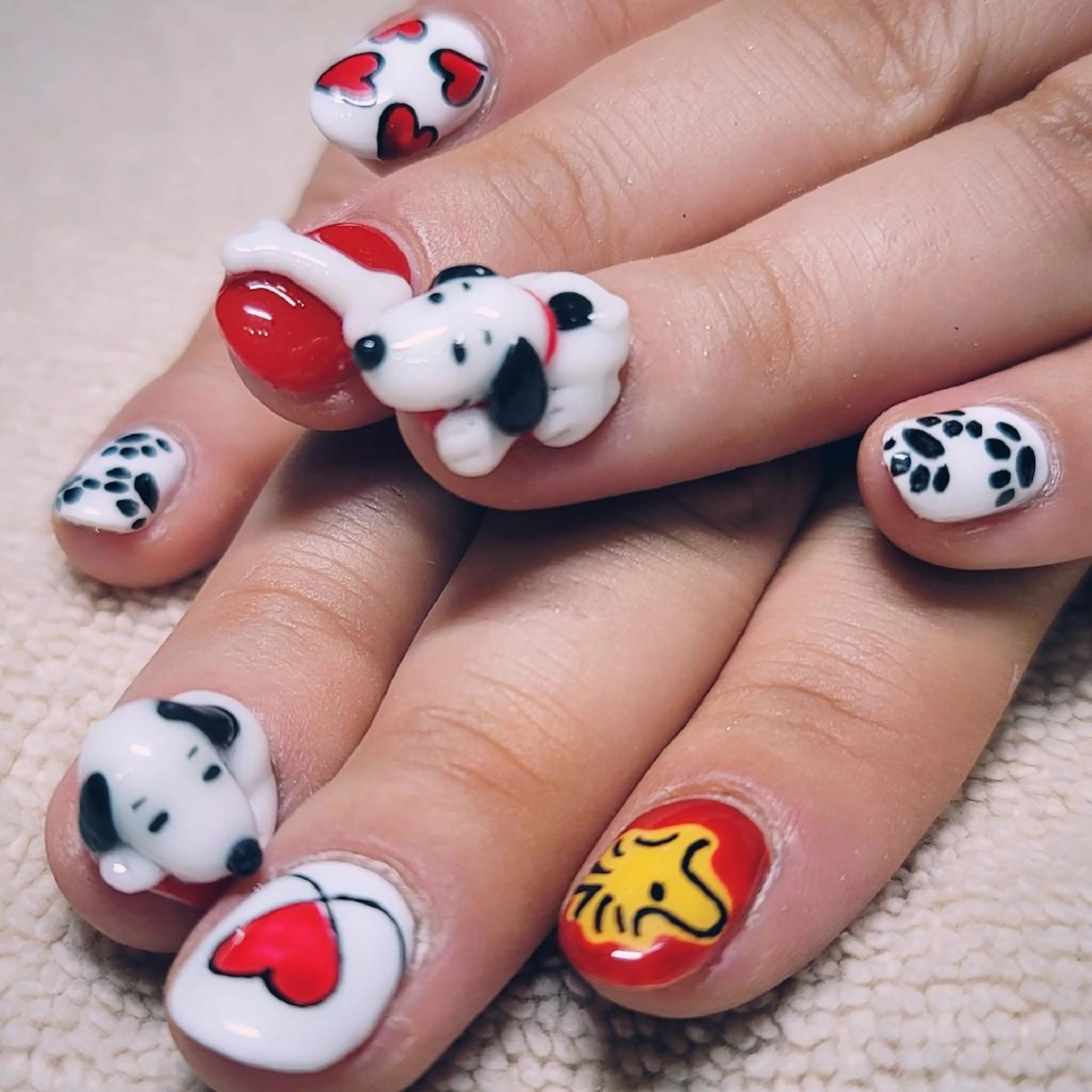 ネイル アートネイル 赤色 黄色 ハンドネイル よしだ ひろきのネイルデザイン