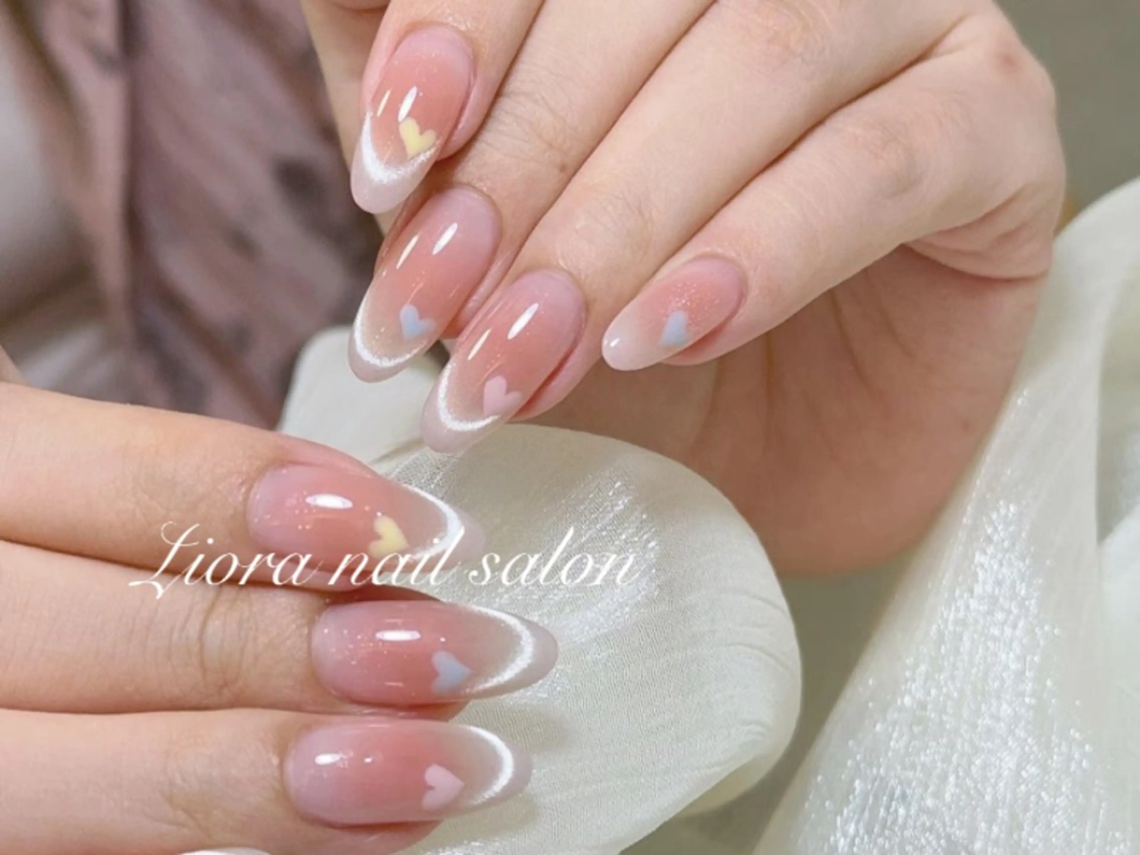 ネイル フレンチネイル ジェルネイル ガーリー グラデーション キラキラネイル ハンドネイル Liora nail 1のネイルデザイン