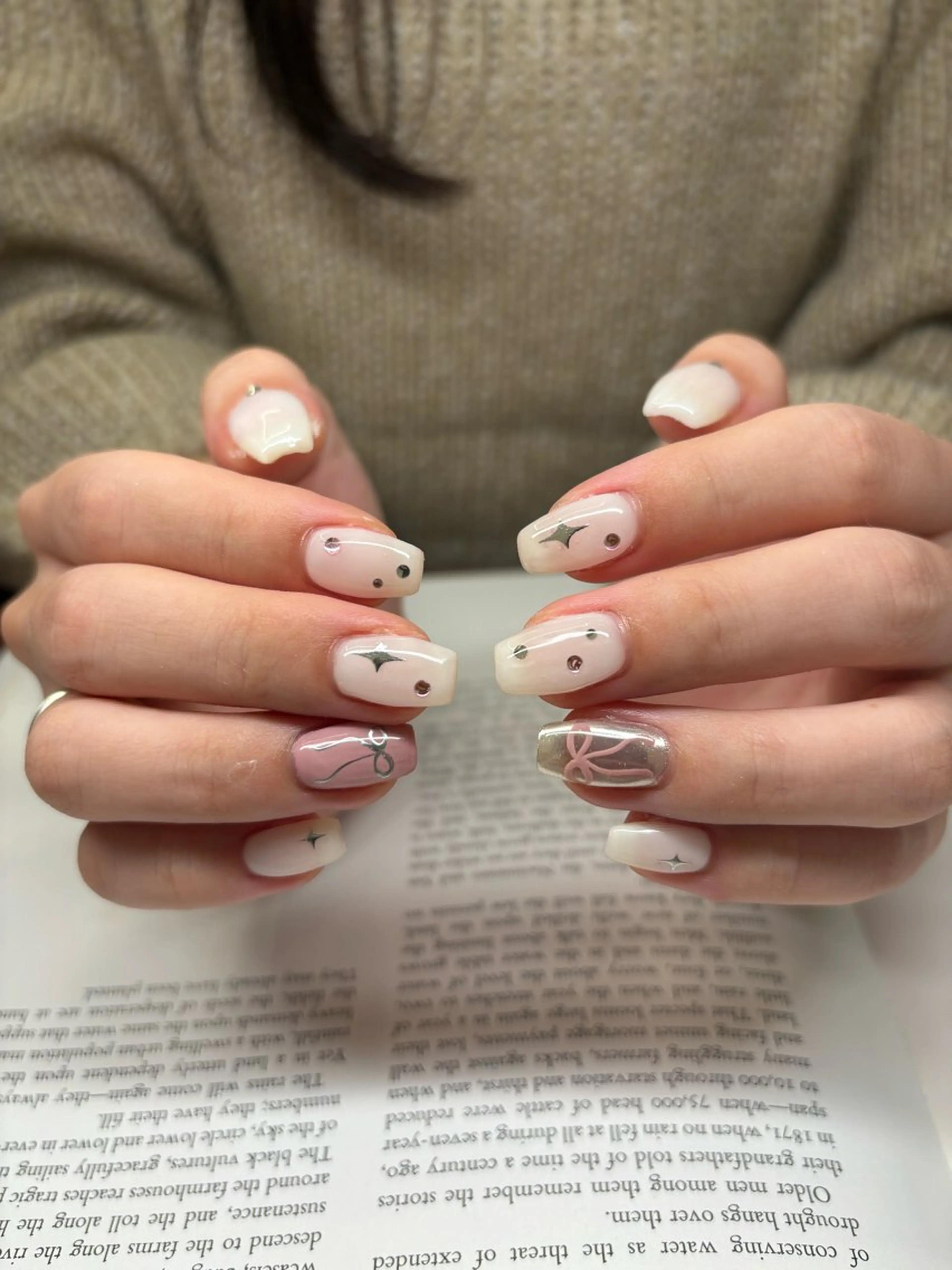 ネイル リボン シンプルネイル ハンドネイル era Sahoのネイルデザイン