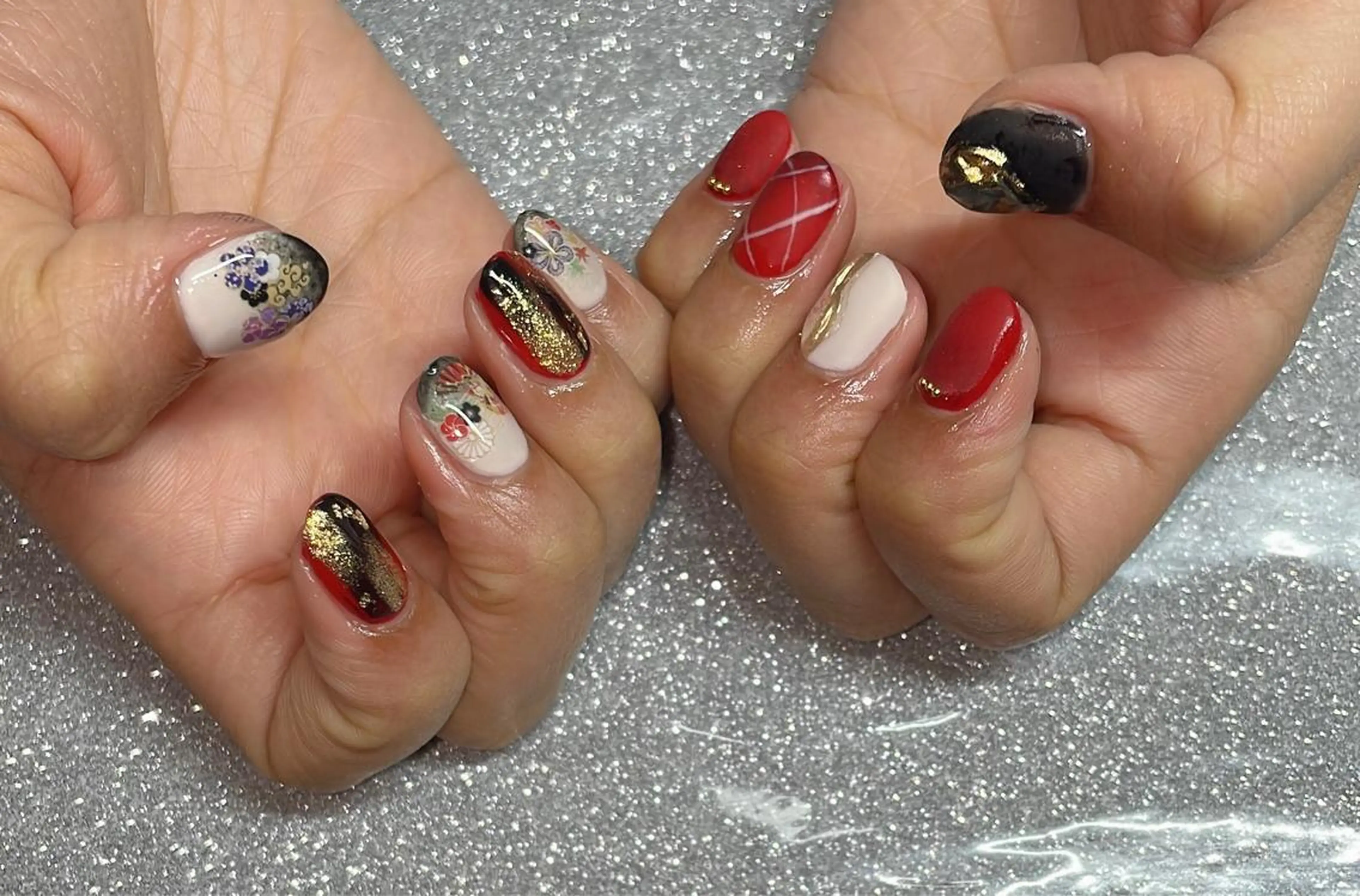 ネイル ハンドネイル VIERU 🌈🎀💖のネイルデザイン