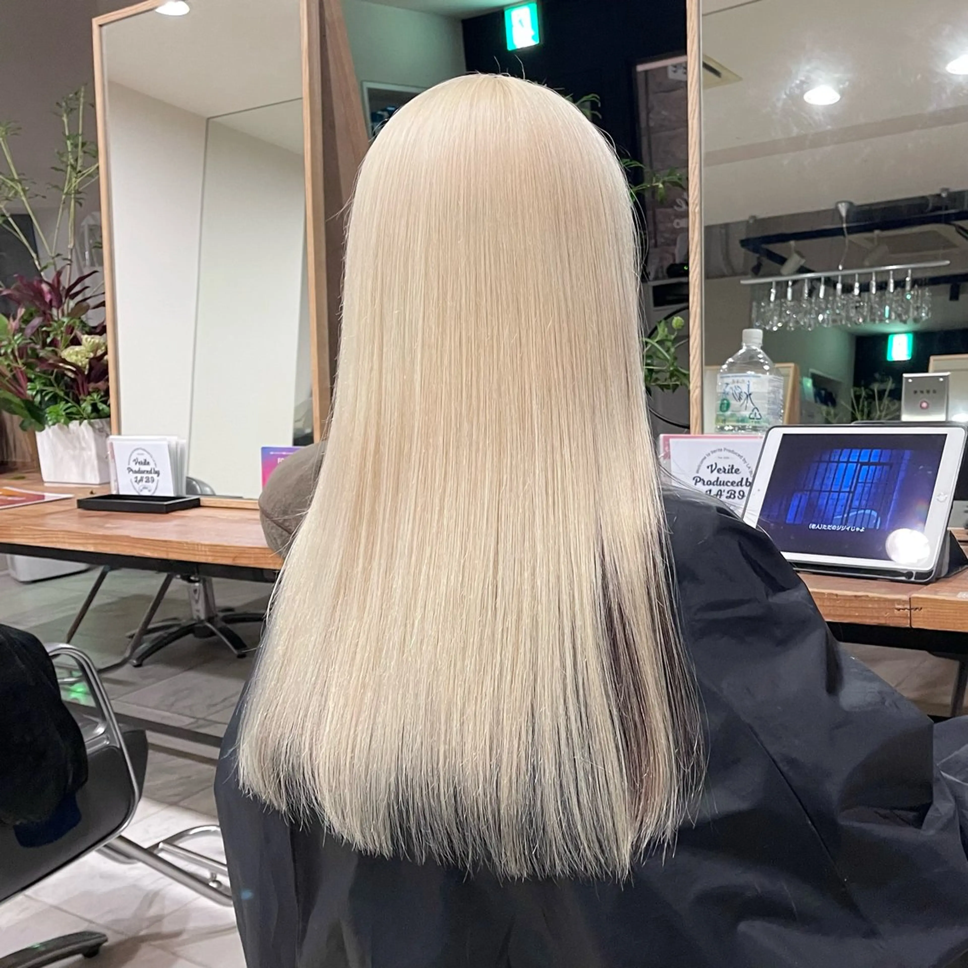 ロング Verite【ヴェリテ】所属・ダブルカラー/カット モデル🦋ヨッシーのヘアスタイル