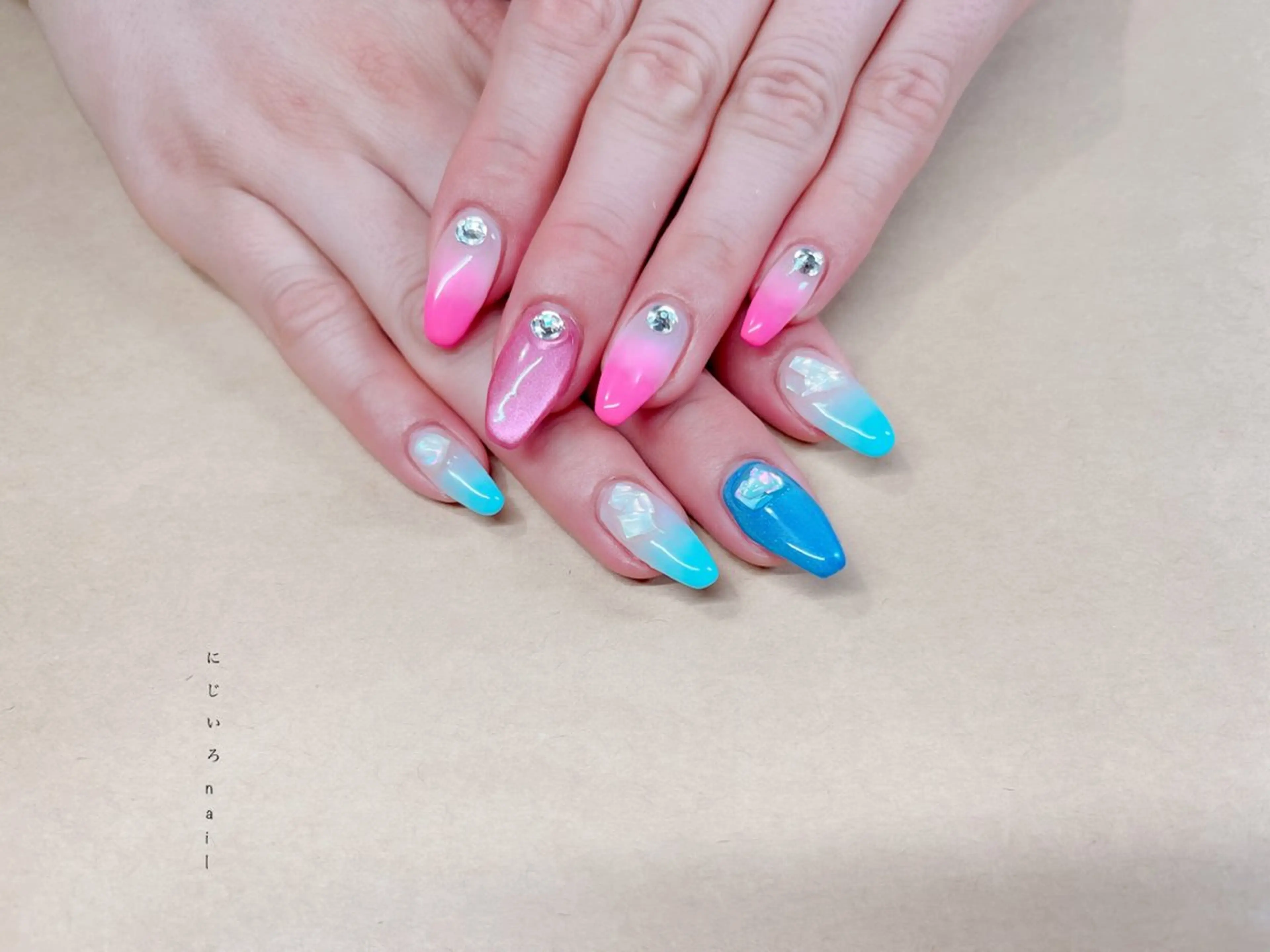 ネイル にじいろ nailのネイルデザイン