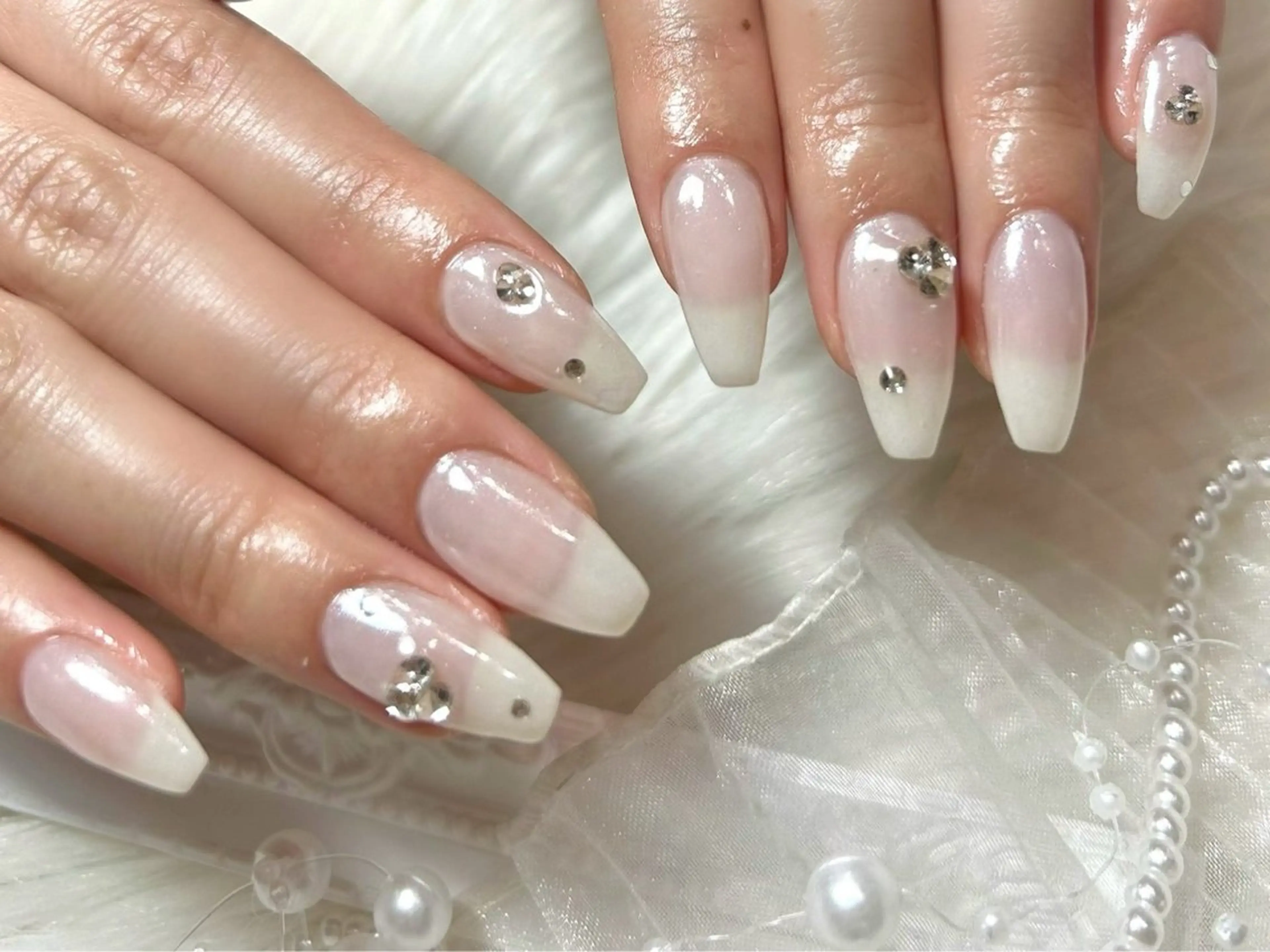 ネイル アートネイル ミラーネイル ストーンネイル ホワイト ハンドネイル joieange hinakoのネイルデザイン