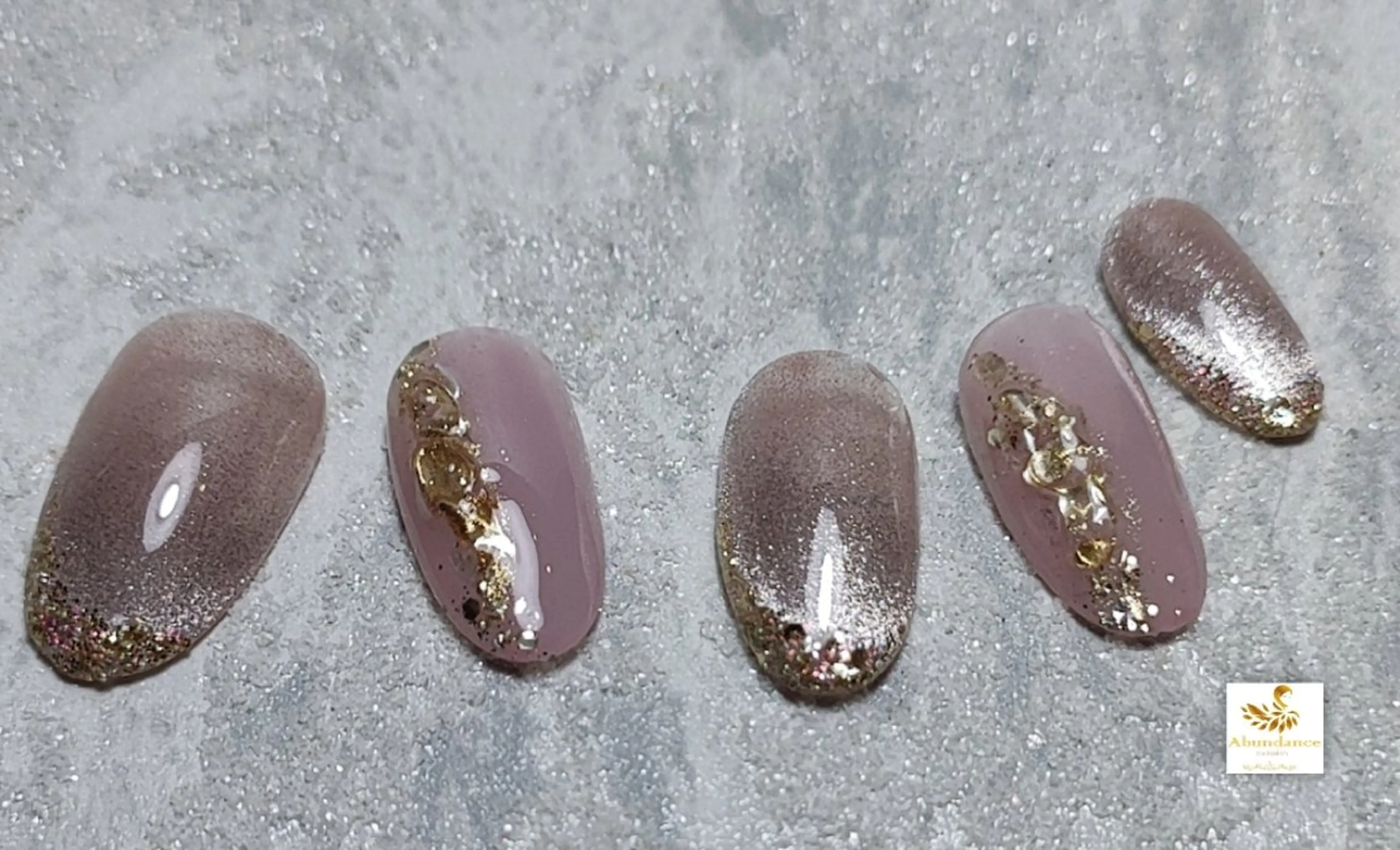 ネイル マグネットネイル オフィスネイル ハンドネイル 完全予約制個室サロン Abundancesのネイルデザイン