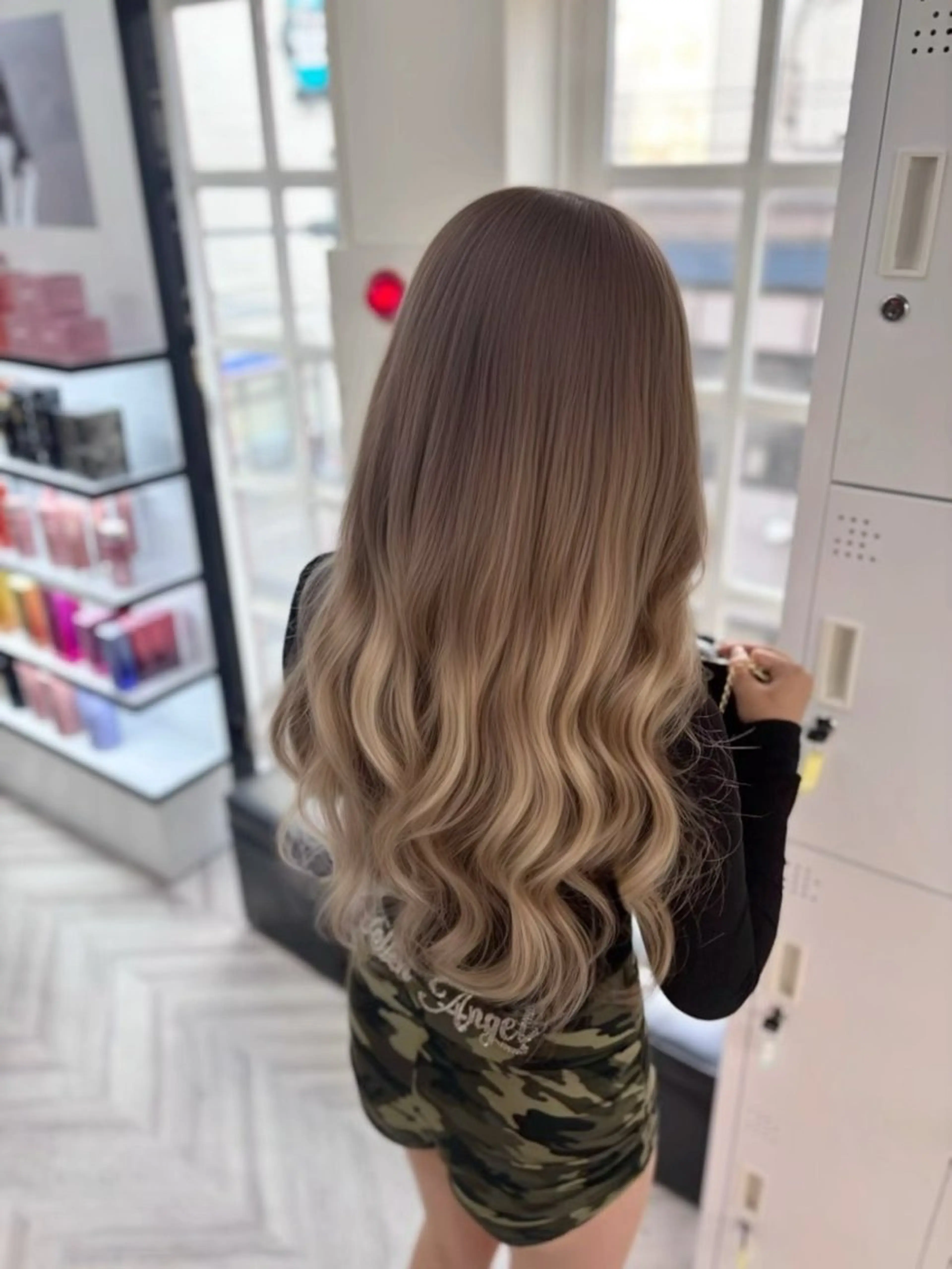 ロング エクステ ヘアカラー エクステ ALPHA りくやのヘアスタイル