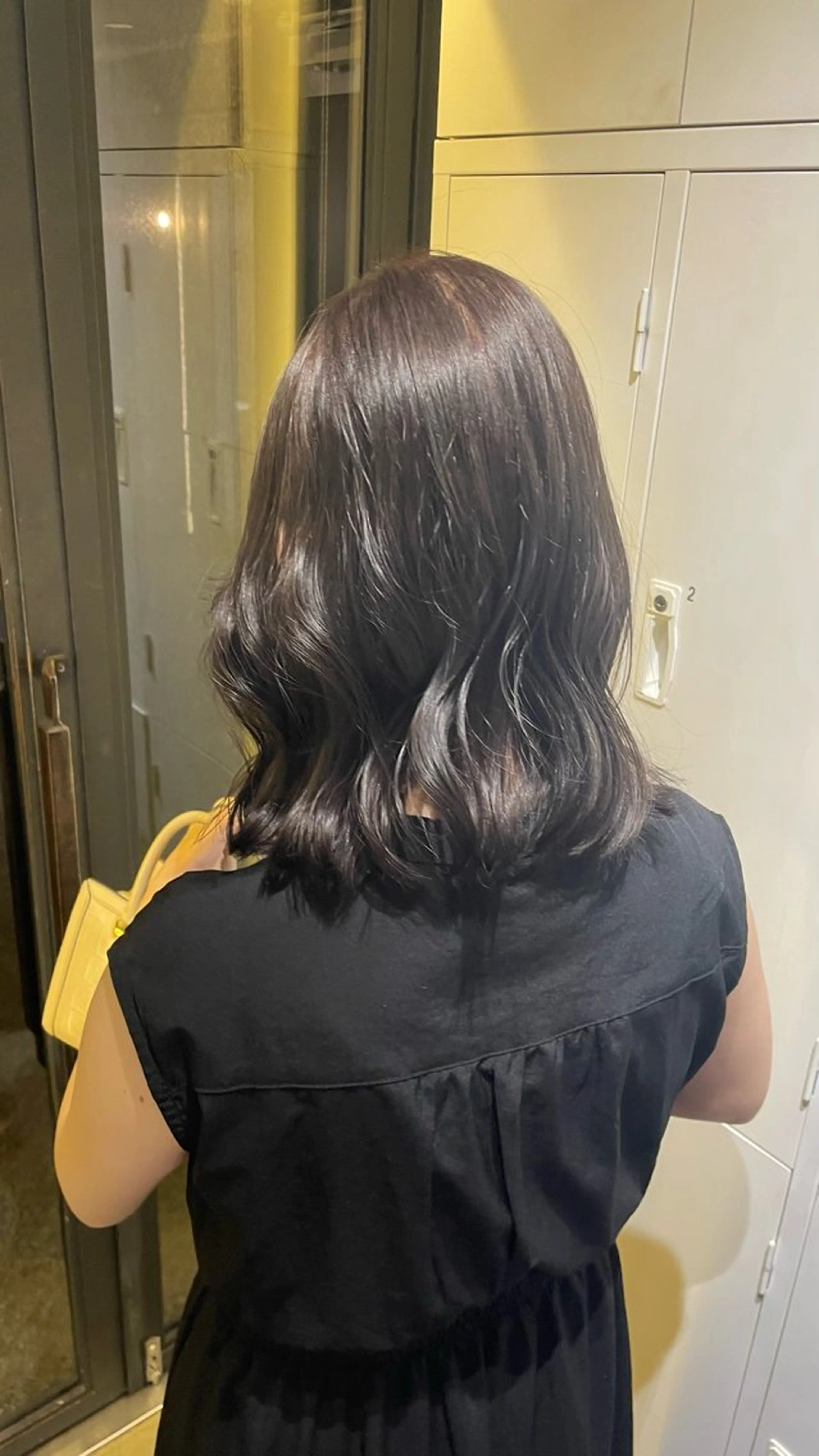 ミディアム カラー ベージュカラー ブリーチ ラベンダーカラー おくにし はなのヘアスタイル