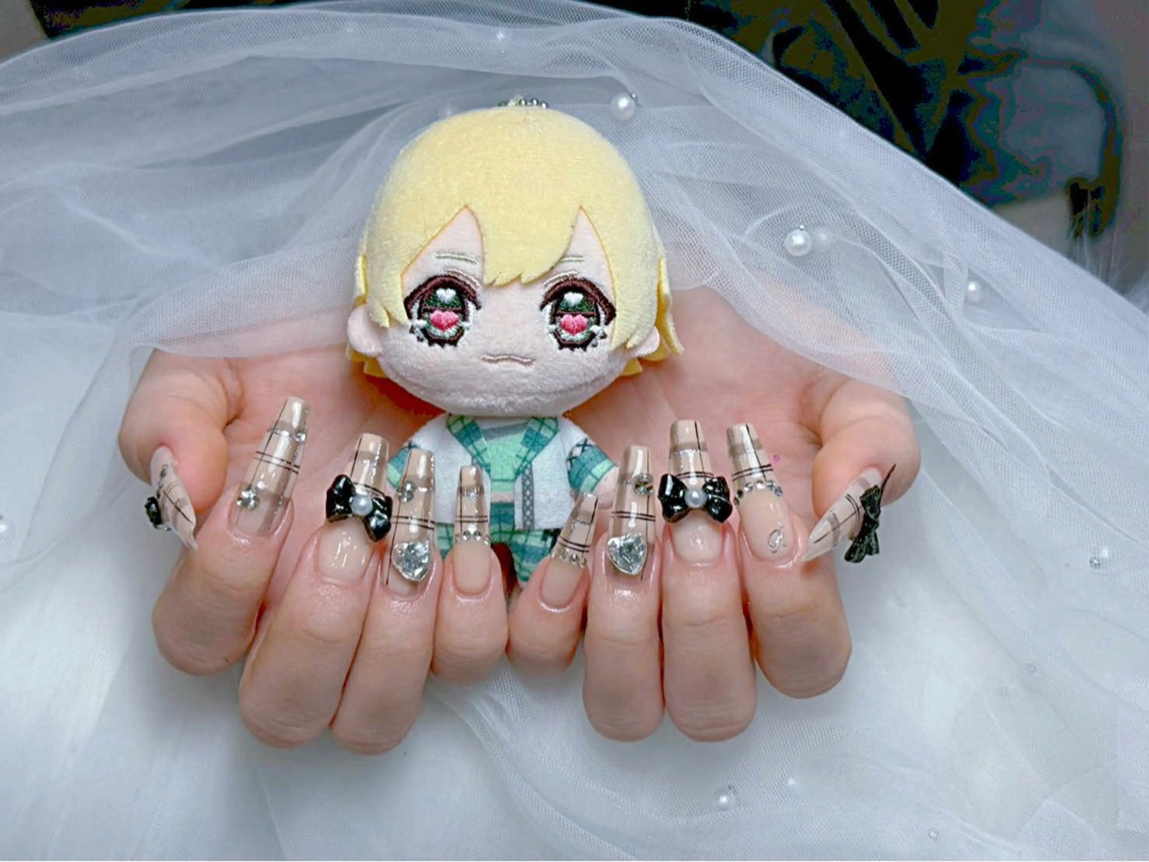 ネイル アートネイル オーロラネイル チークネイル 長さ出し フットネイル ハンドネイル ハンドケア Mio_ Noiranailのネイルデザイン