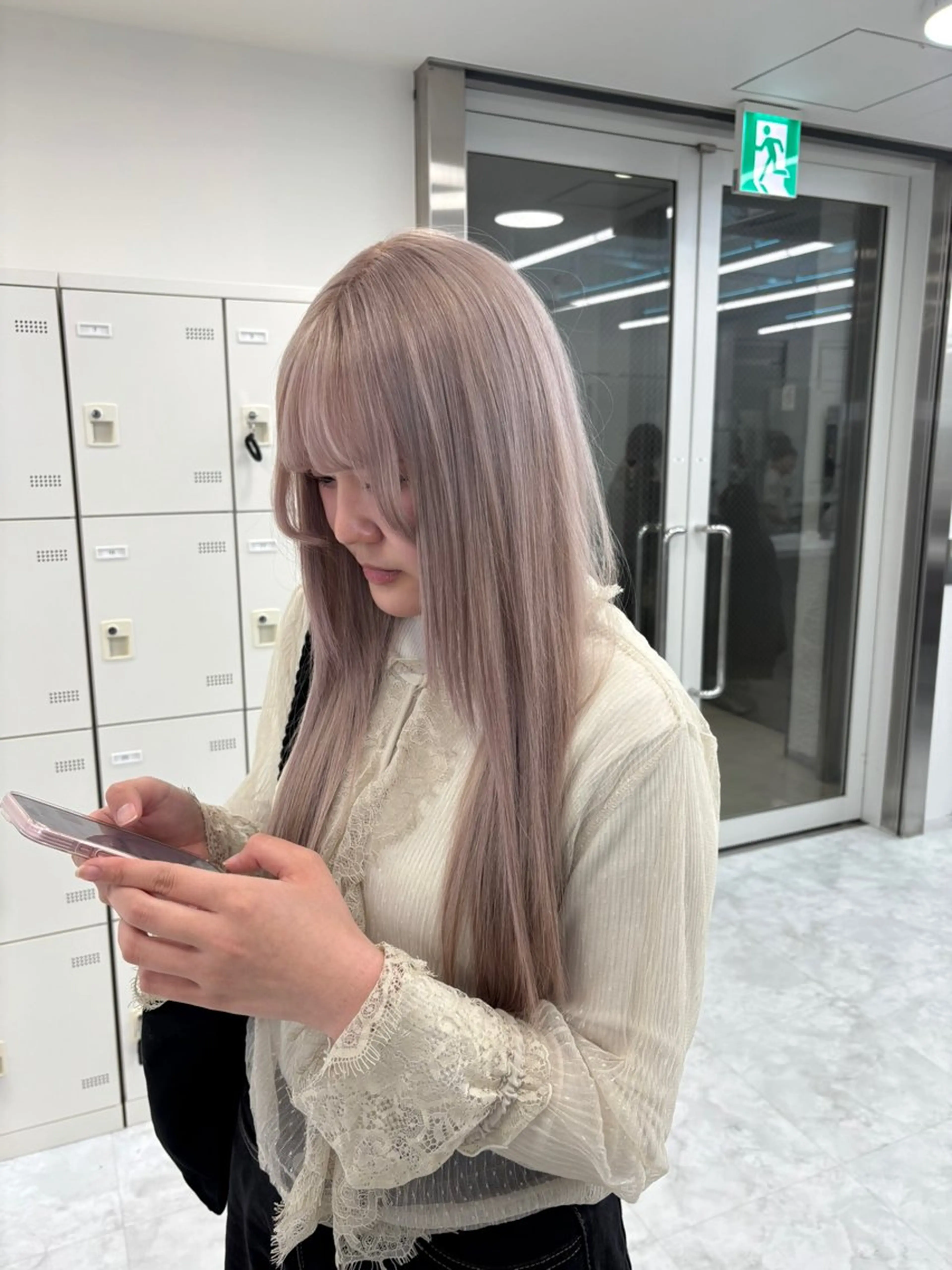 ロング カラー モテ髪💕ハイトーン ベージュ yuriaのヘアスタイル