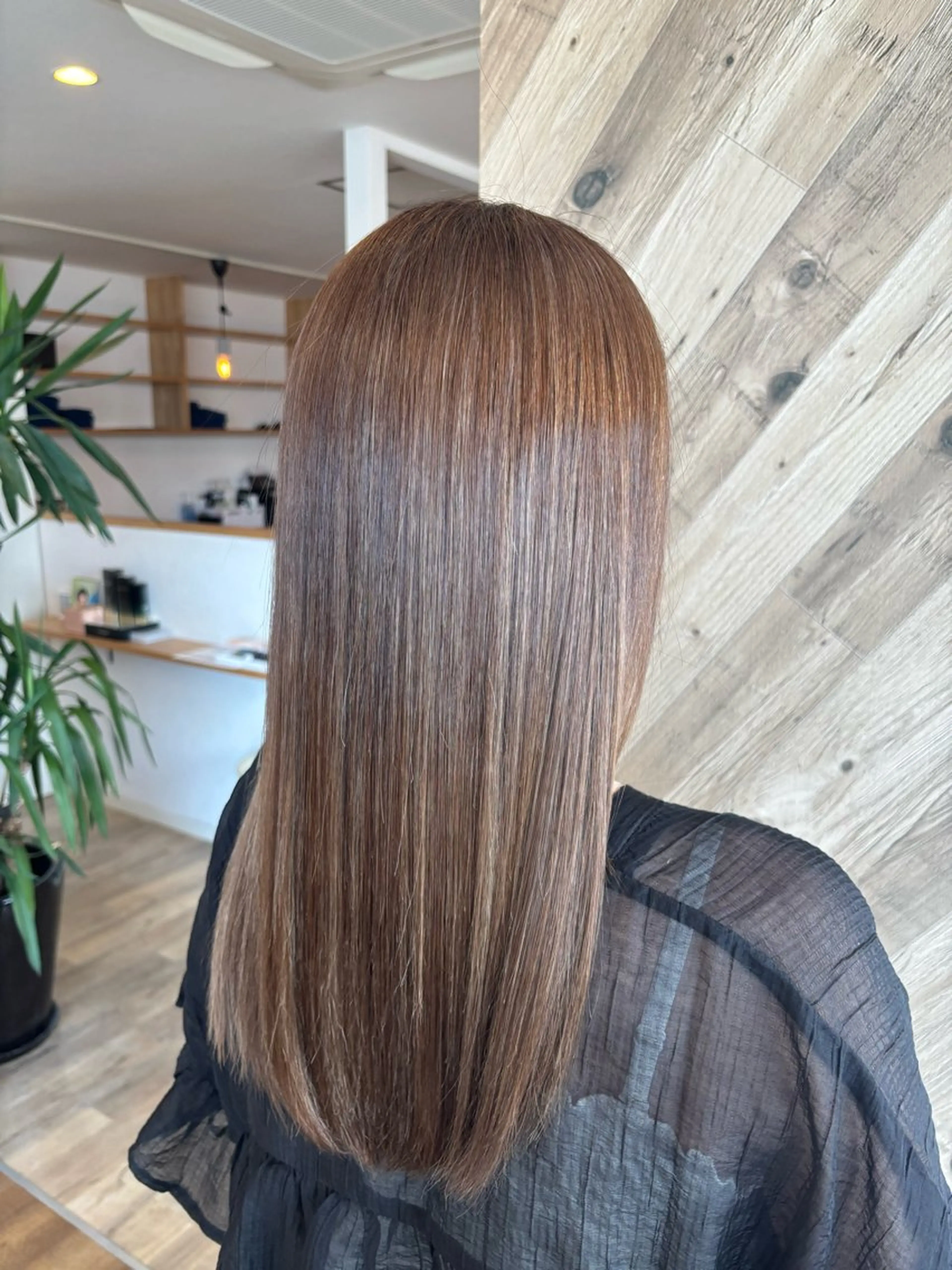 カラー なつ / ハイライト / 髪質改善カラーのヘアスタイル