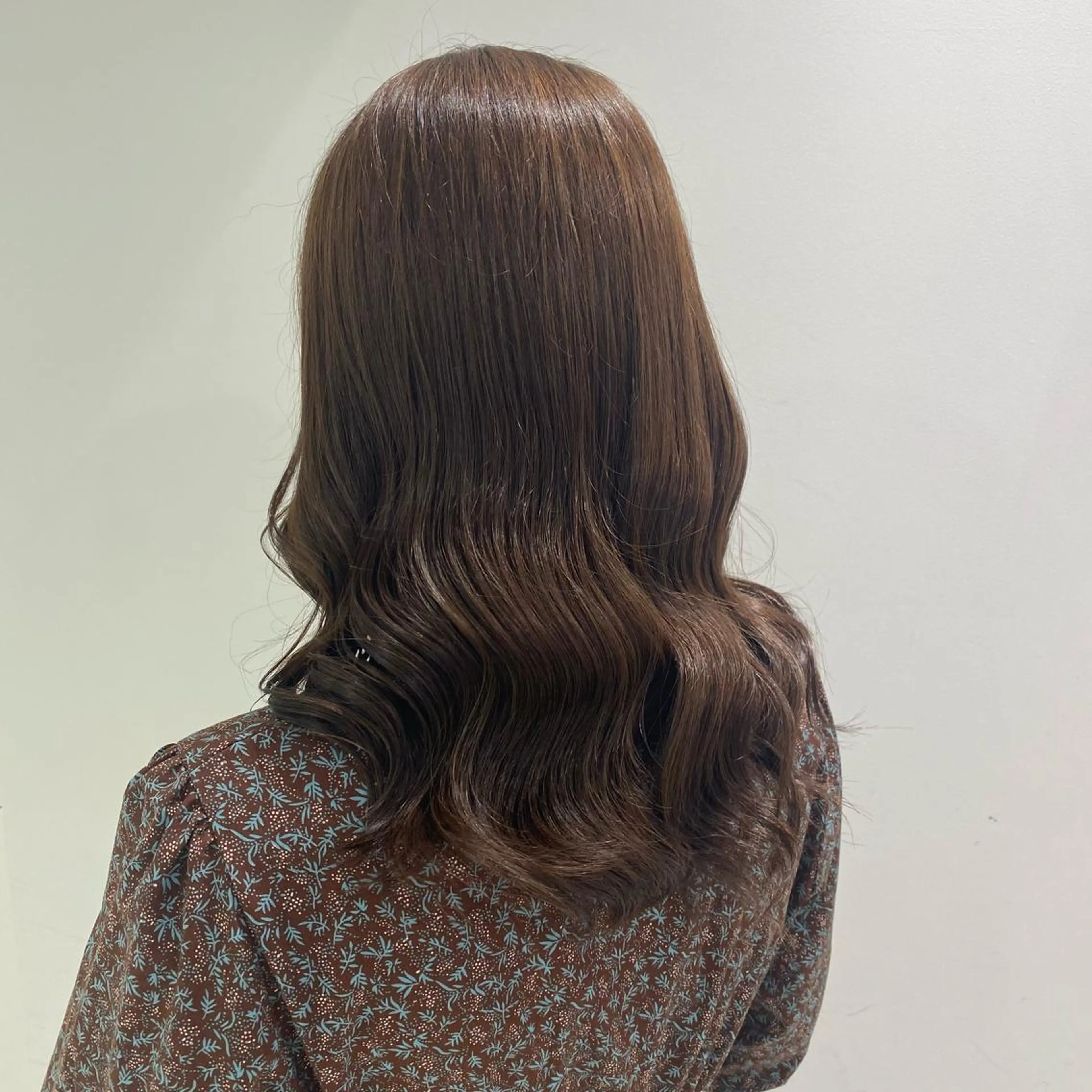 セミロング カラー パーマ ヘアアレンジ メンズ キッズ ネイル マツエク・マツパ ベージュカラー ミルクティーベージュ Lumo所属・💖横浜ブリーチなし 💖MIHOのヘアスタイル