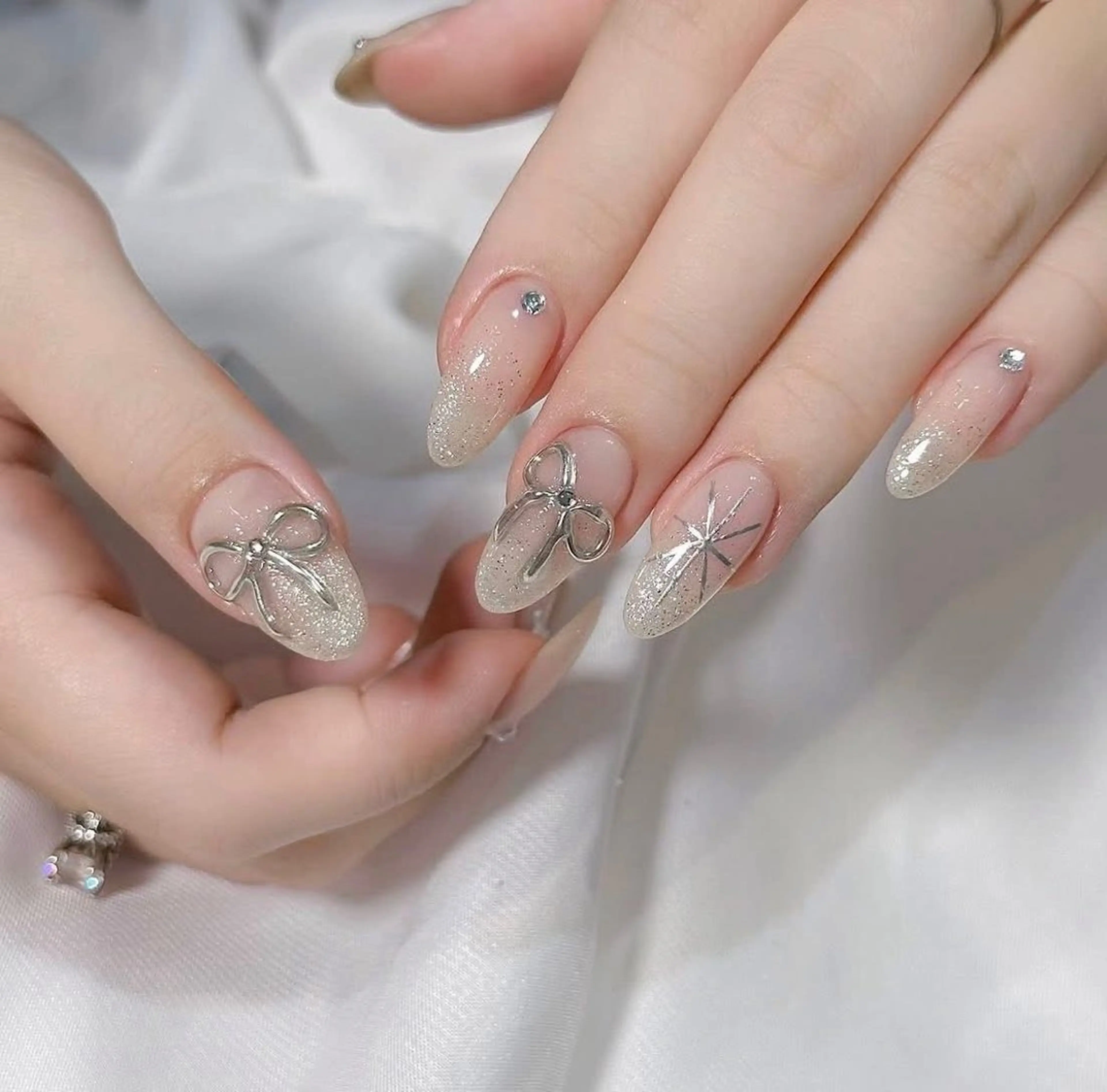 ネイル チークネイル フレンチネイル グラデーション キラキラネイル 韓国ネイル Minette nailHuongのネイルデザイン