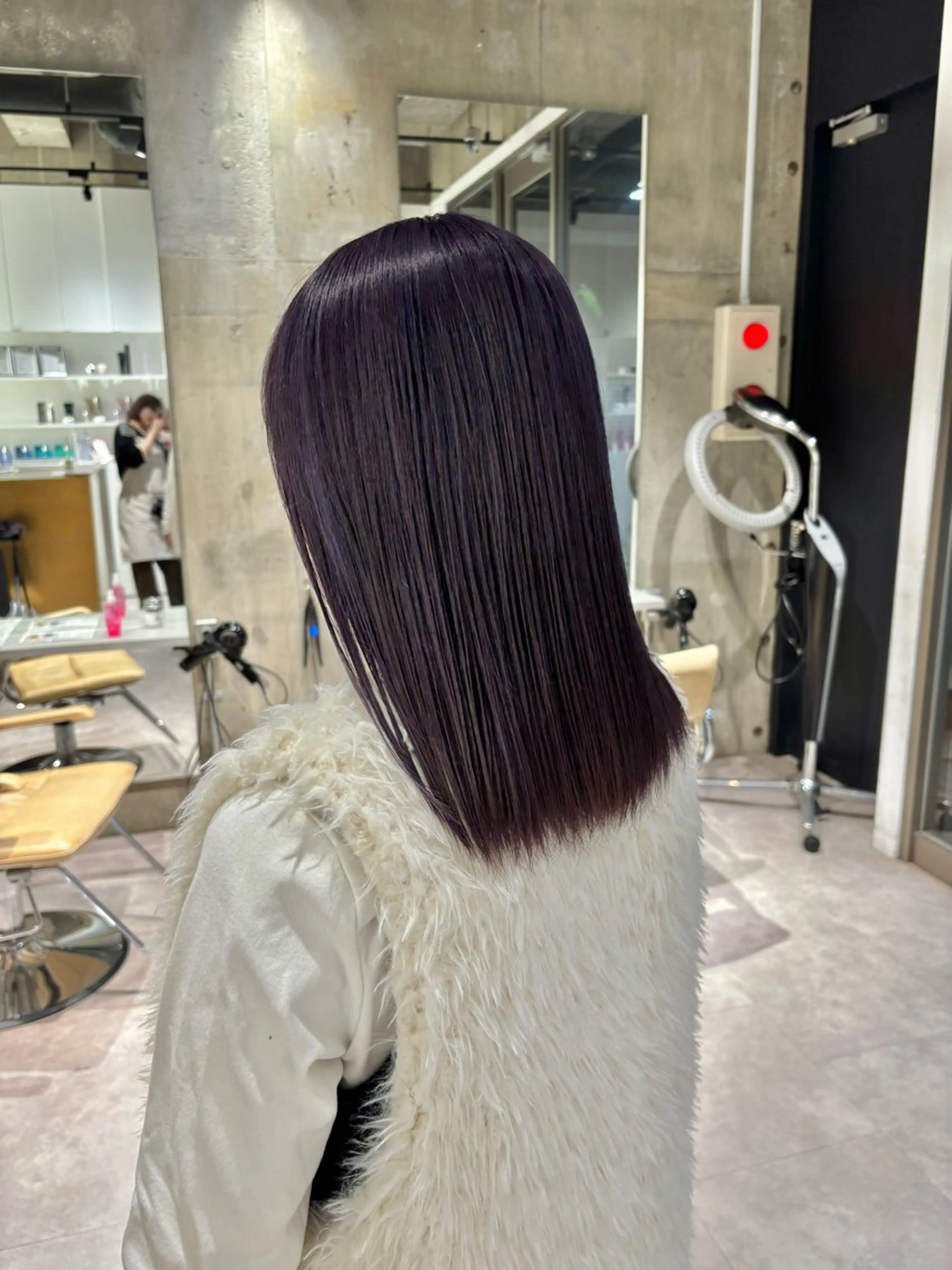 セミロング カラー ブリーチ グレージュ ラベンダーカラー ラベンダーグレージュ ラベンダーグレー ヘアカラー mina🪐立川駅/ レイヤー/ボブのヘアスタイル