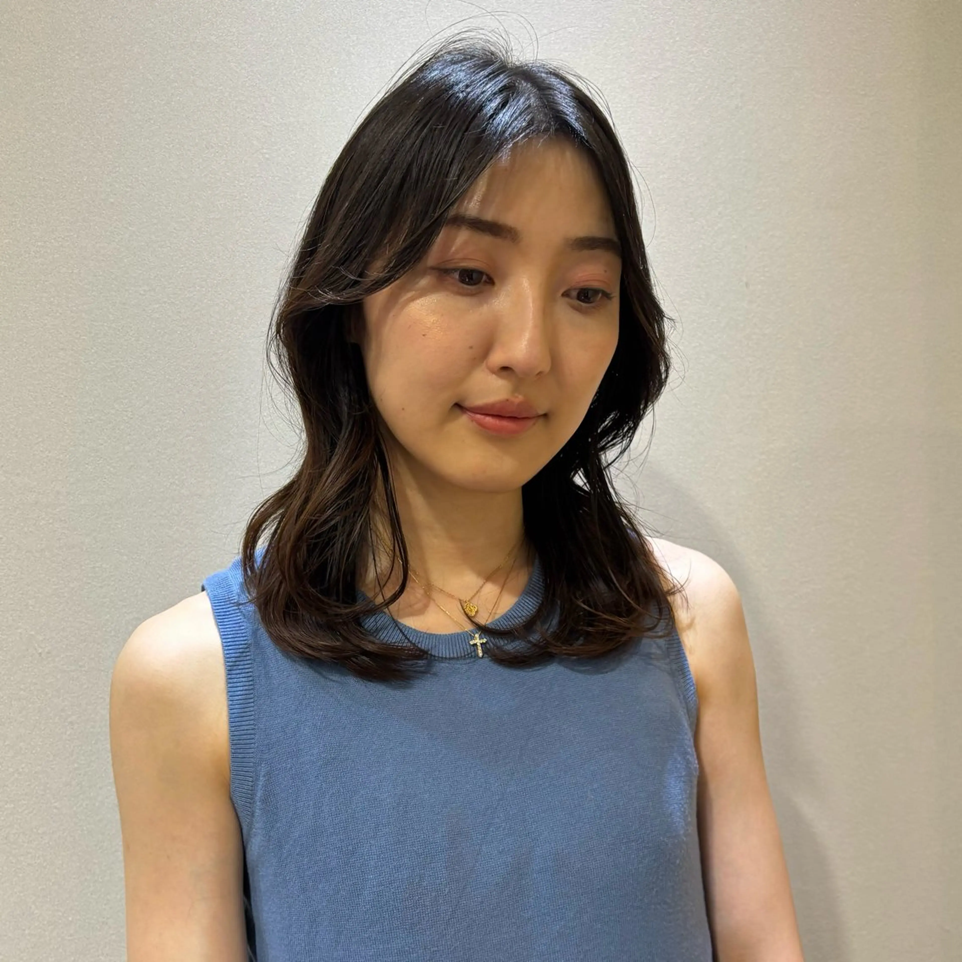 ミディアム グレージュ🐰透明感 カラー🫧akihoのヘアスタイル