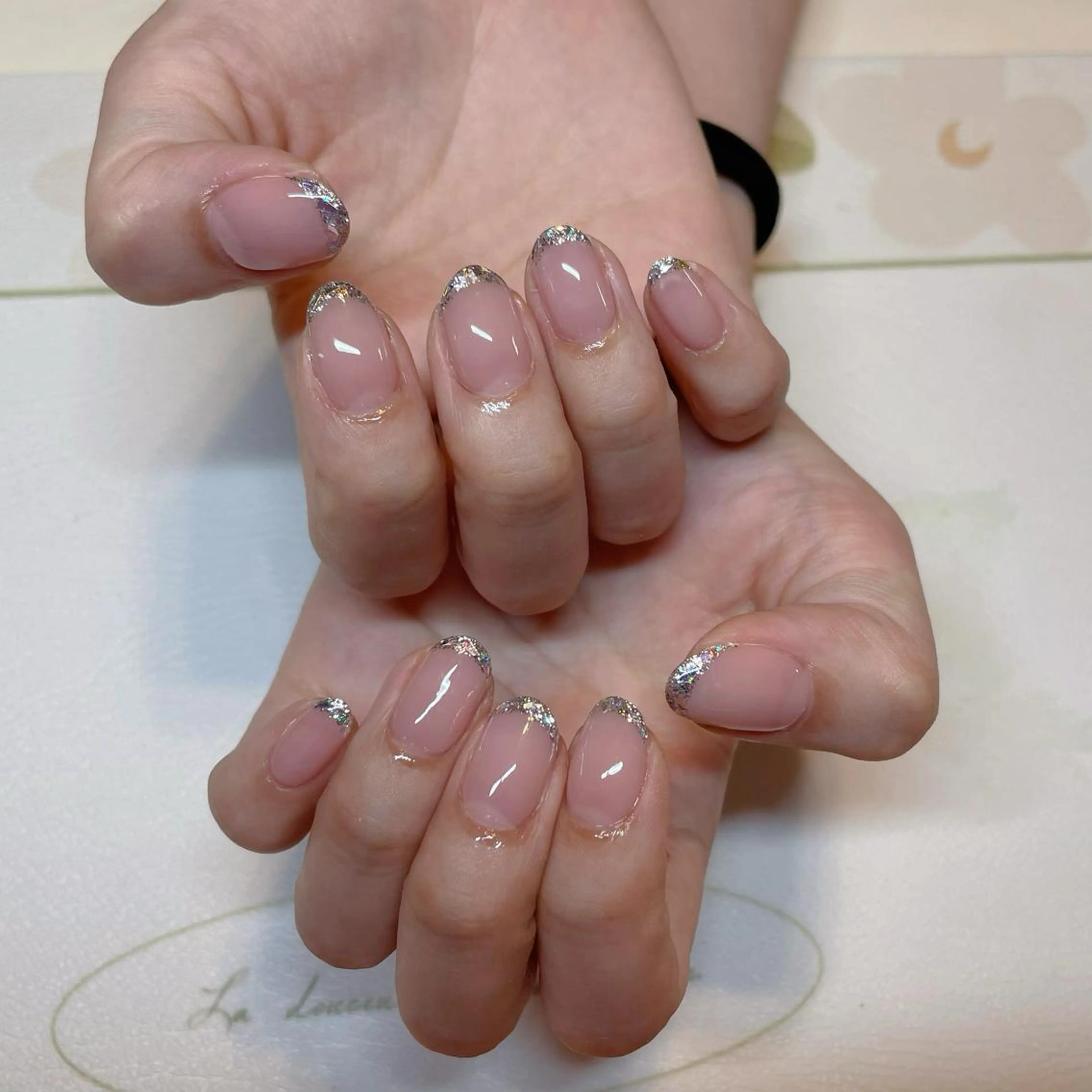 【ハンド】ミラーフレンチ｜ガラスフレンチ｜持ち込みデザインOKです｜甘皮ケアの写真