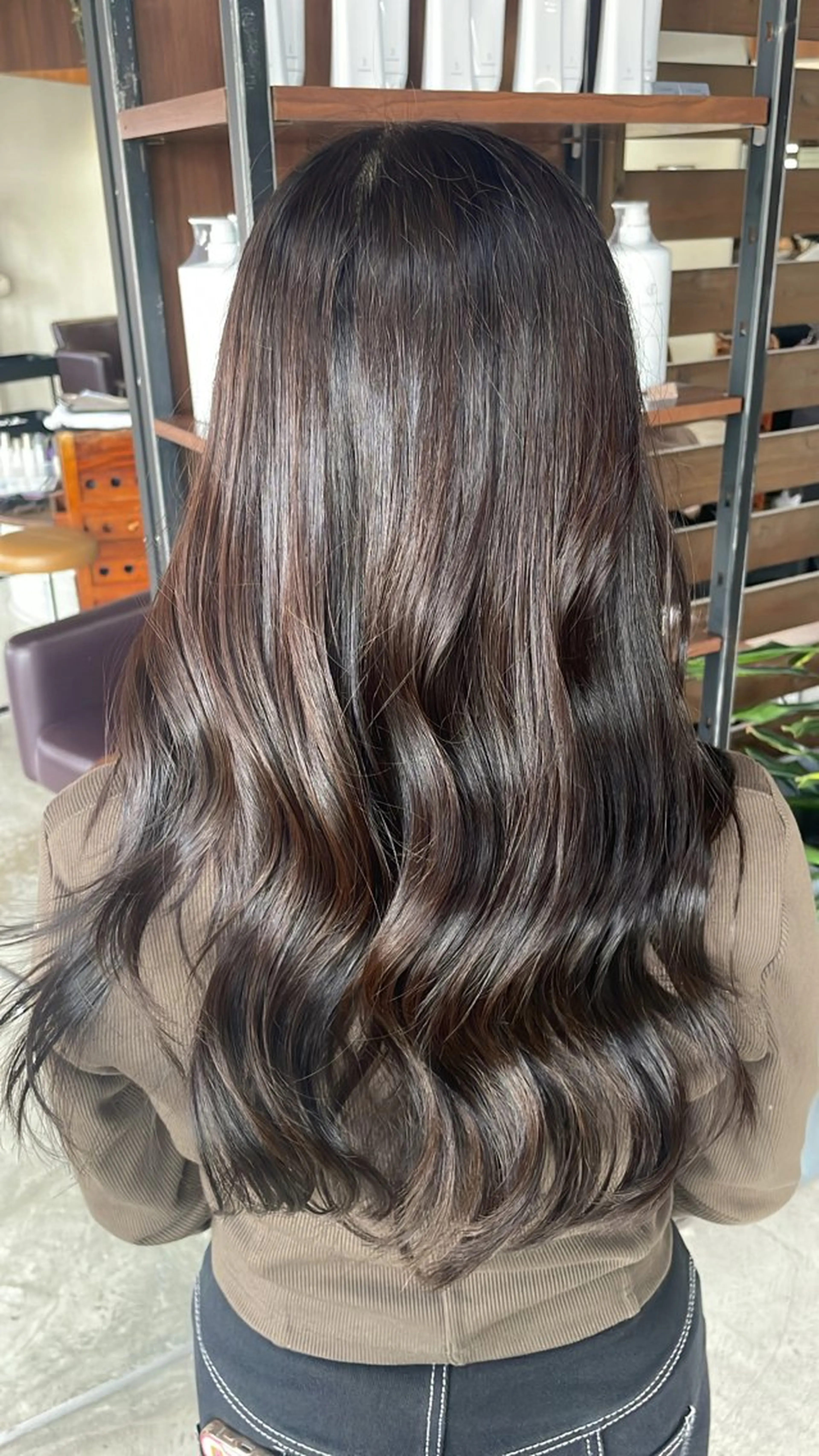 ロング カラー ブラウンカラー オリーブブラウン 石川 明歌音のヘアスタイル