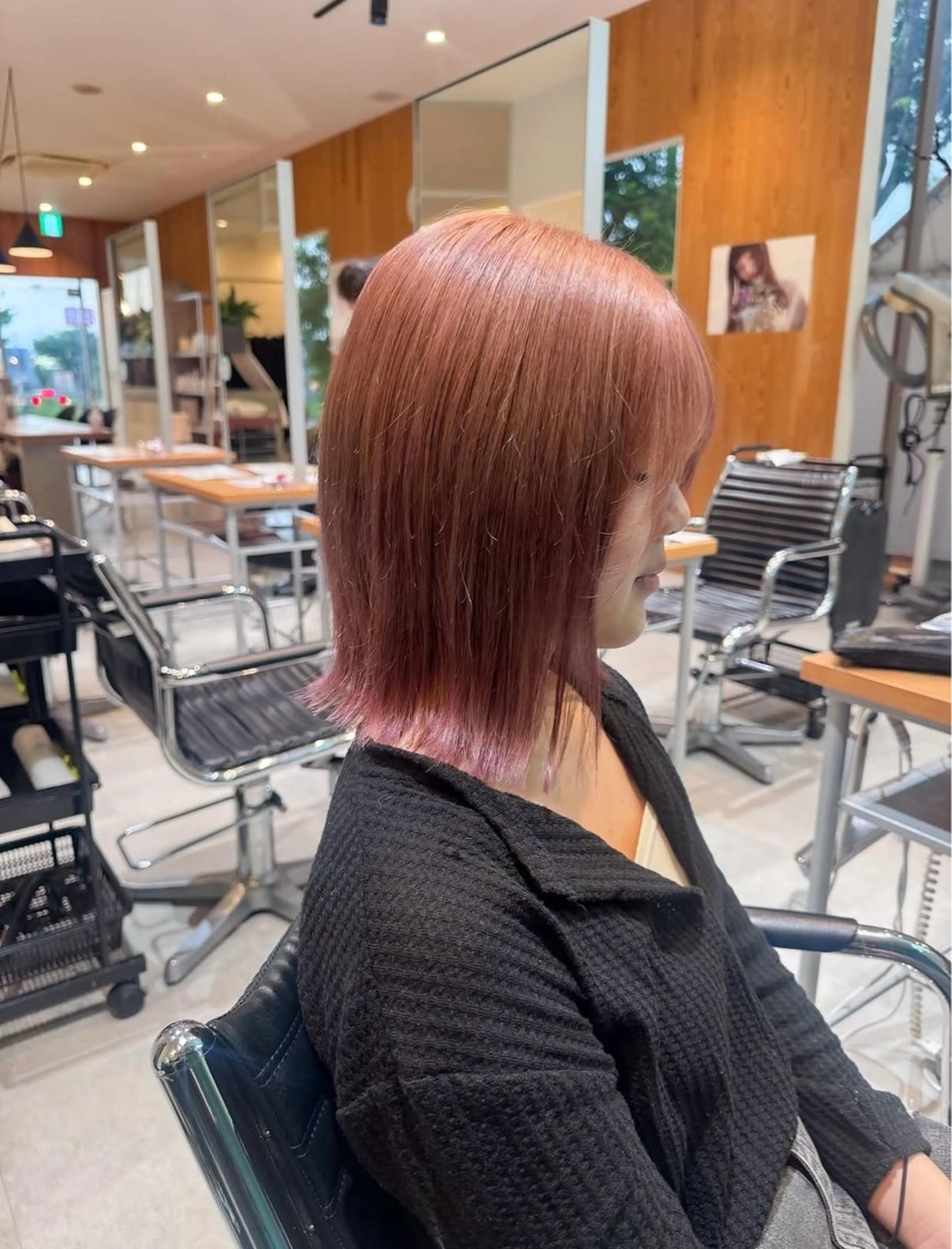 ミディアム ヘアカラー 黒木日那/髪質改善/ モテカラー/レイヤーのヘアスタイル