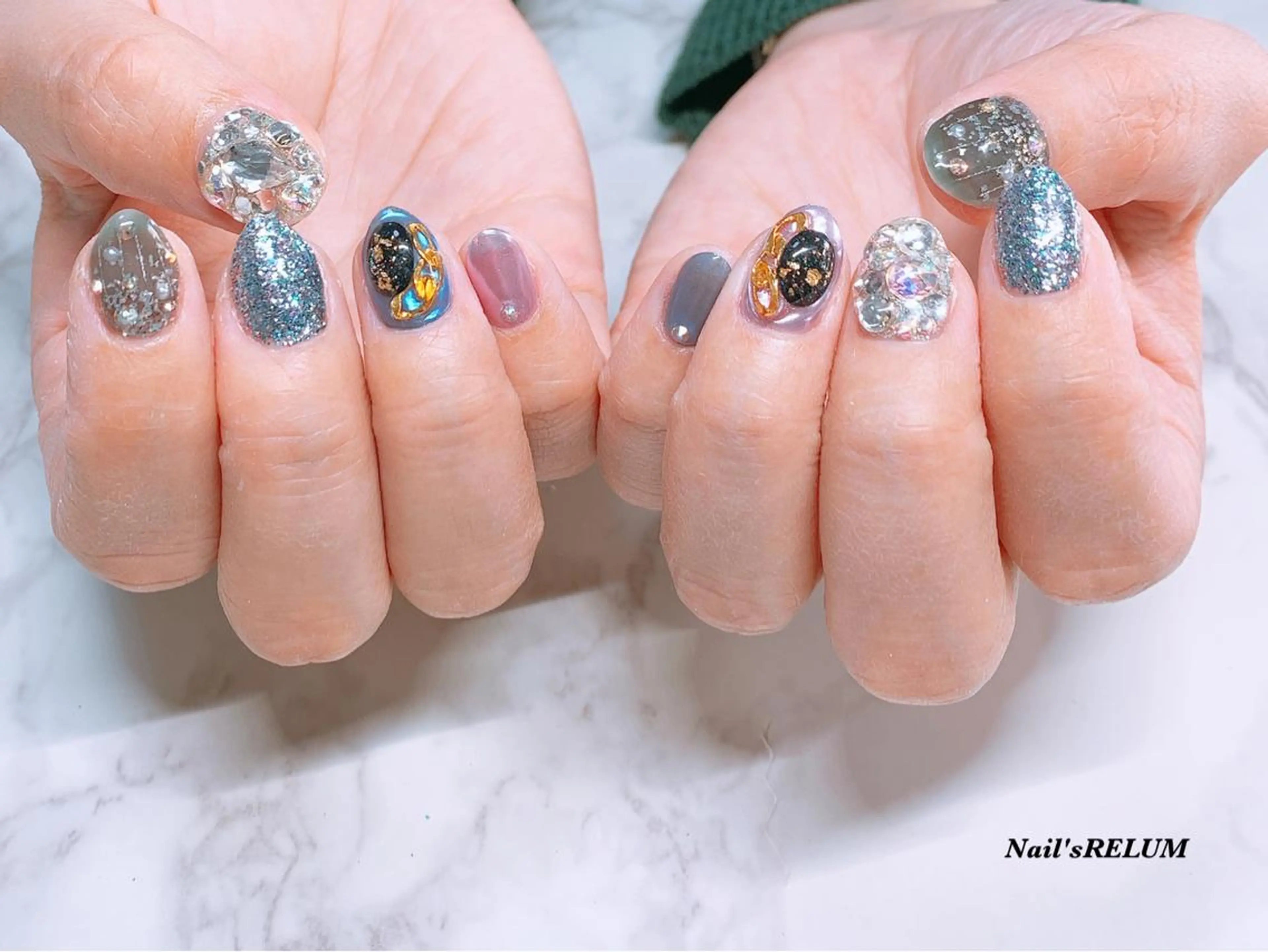 ネイル 持ち込み THECOLORS所属・近貞 莉奈のネイルデザイン