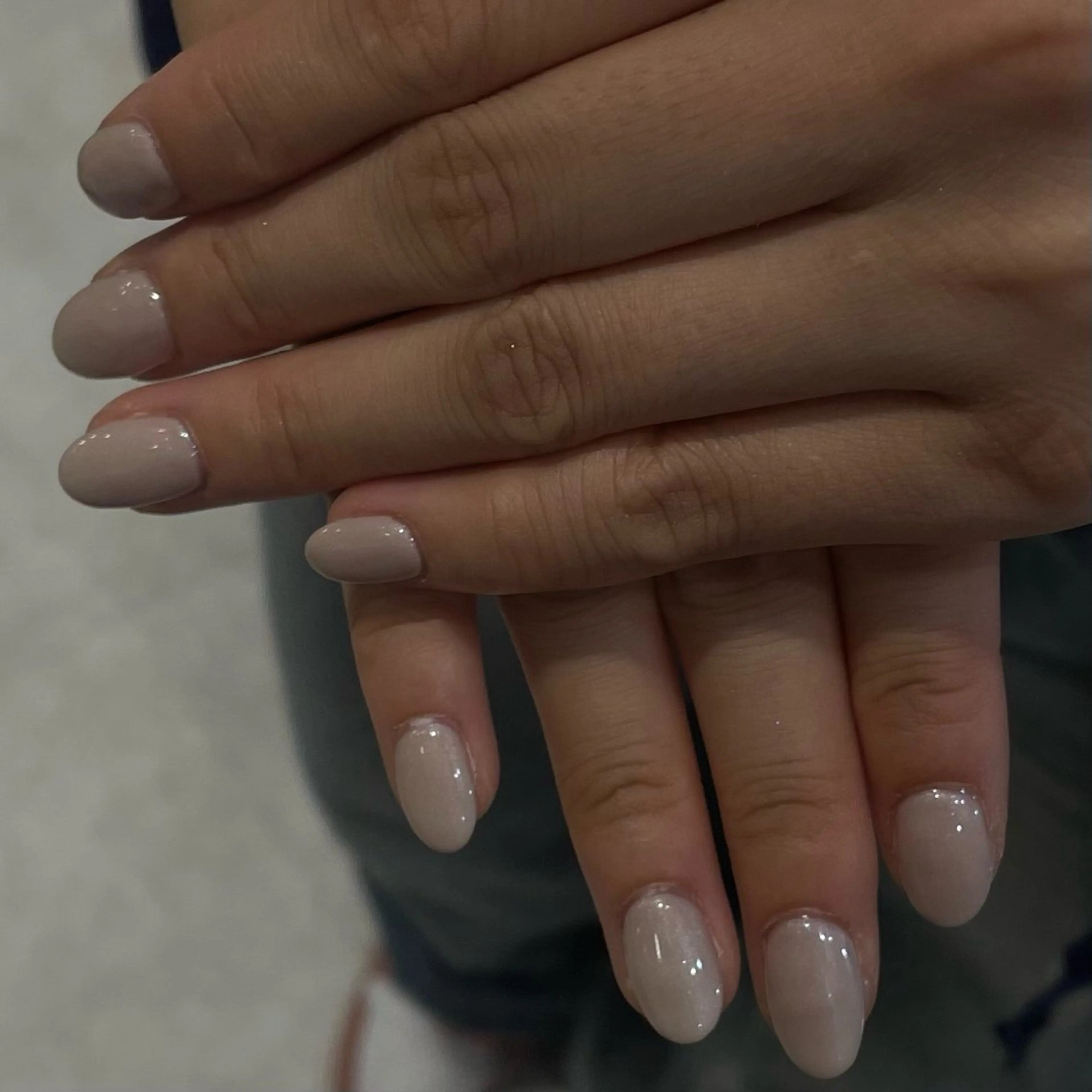 ネイル ハンドネイル 𝑟𝑖𝑠𝑎 🕯‎🤍のネイルデザイン