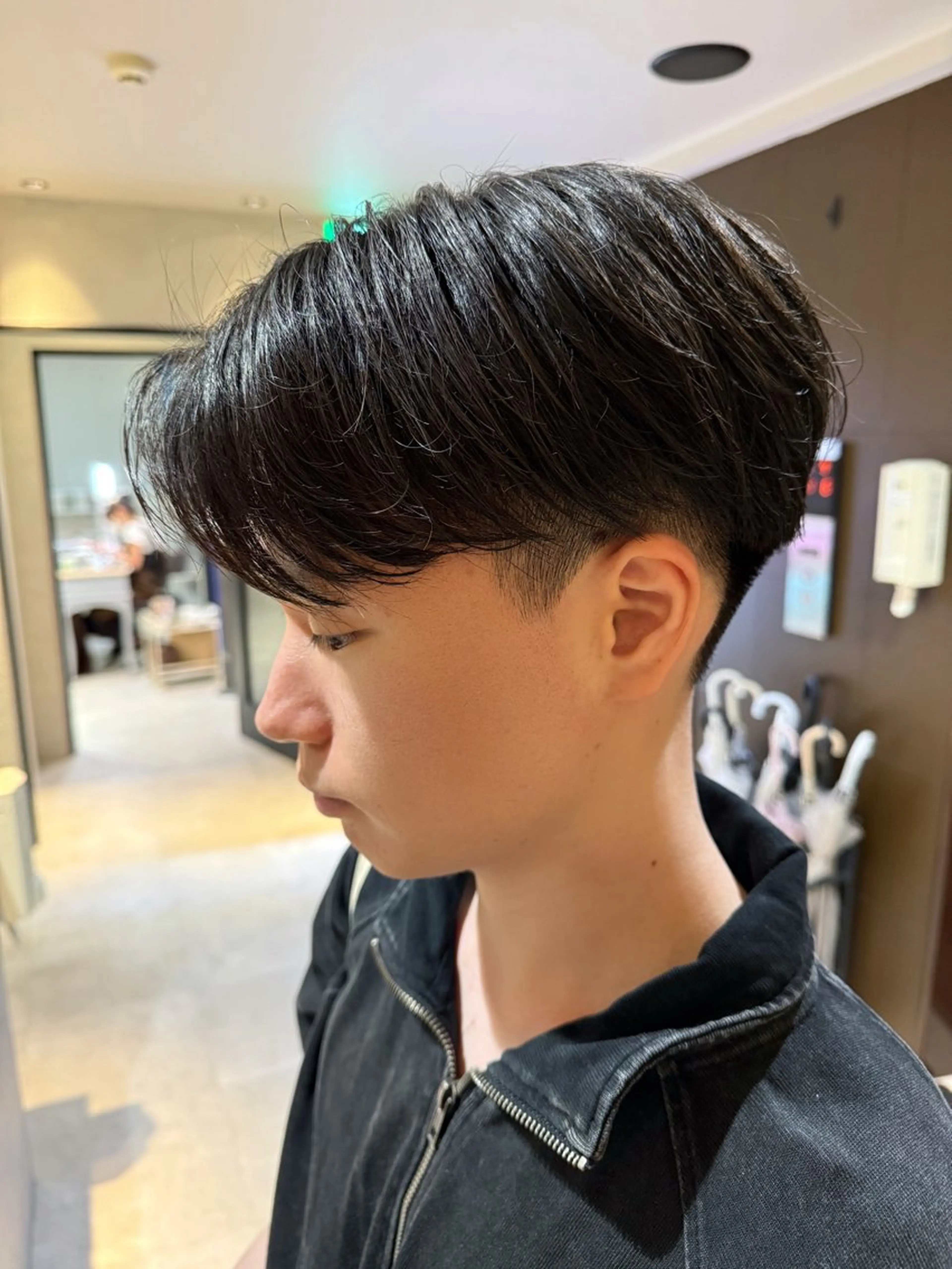 メンズ センターパート メンズパーマ カット LICO HAIR＆RELAXATION 名駅店所属・メンズ特化美容師/ パーマ/波巻き/陸翔のヘアスタイル