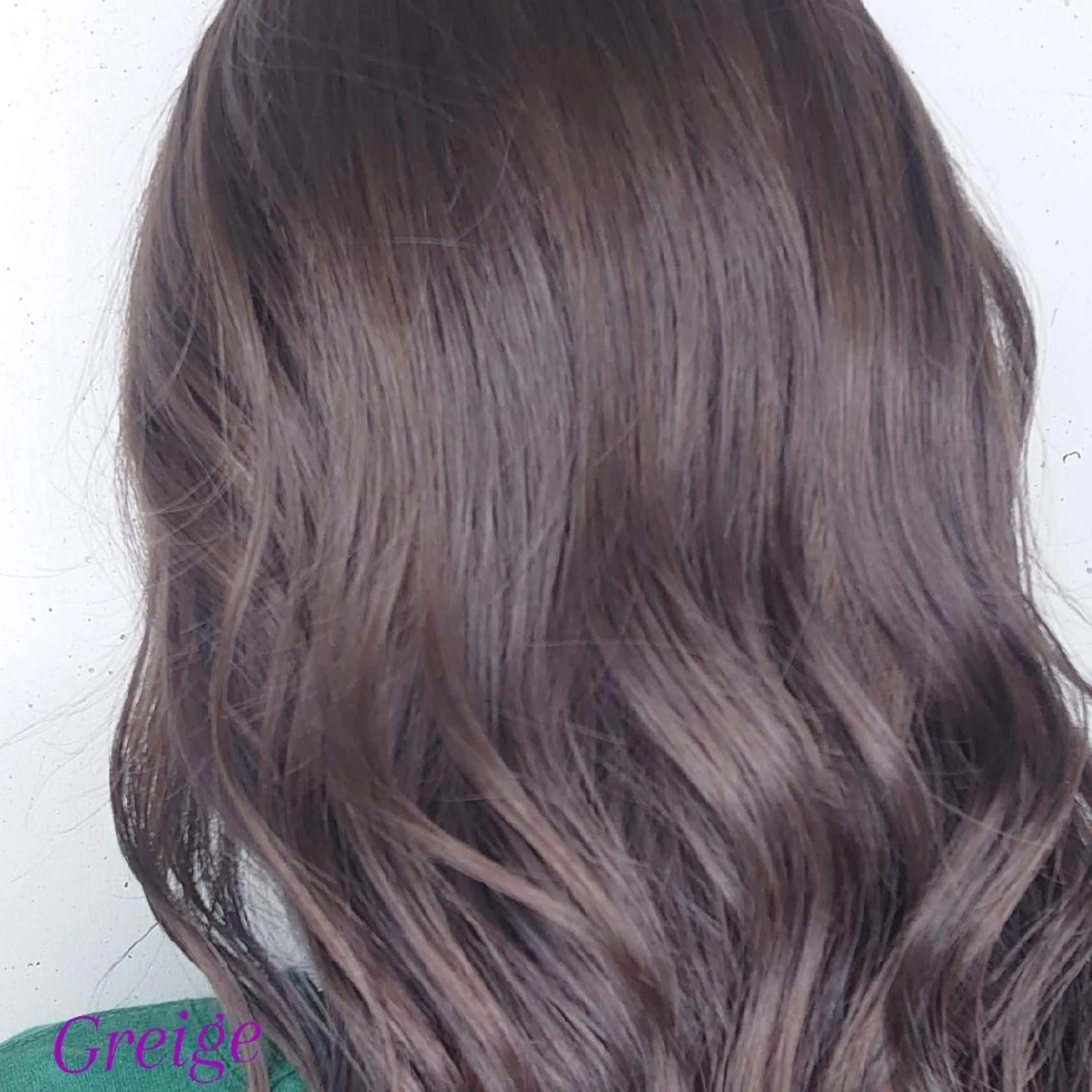 セミロング カラー ブリーチ グレージュ E Komo hair所属・Wow❕E Komo hair 永井一輝のヘアスタイル
