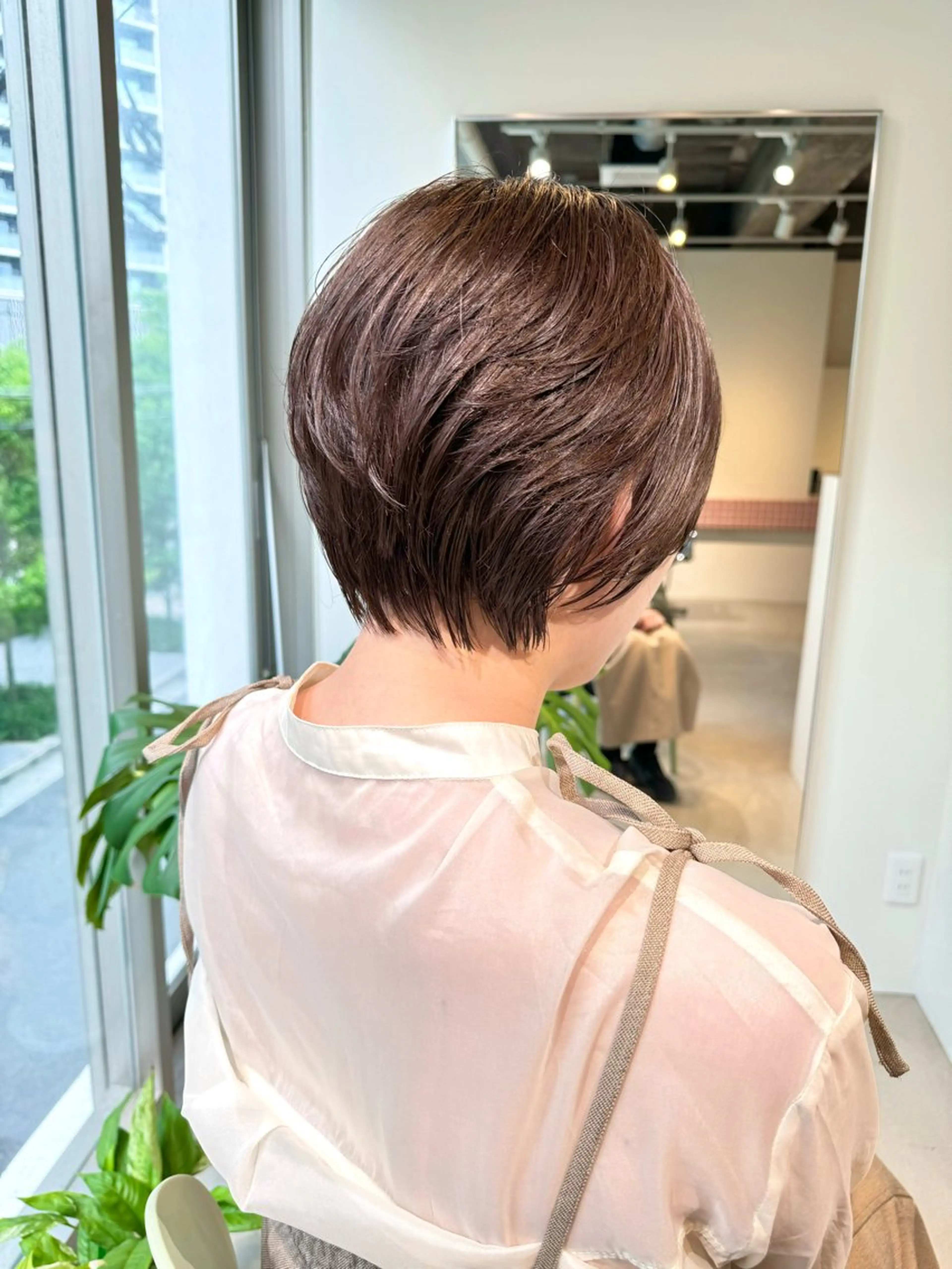 ショート アッシュ ボブ 髪質改善 レイヤーカット ショートヘア 髪質改善スペシャリス ト長尾勇弥/梅田中津のヘアスタイル