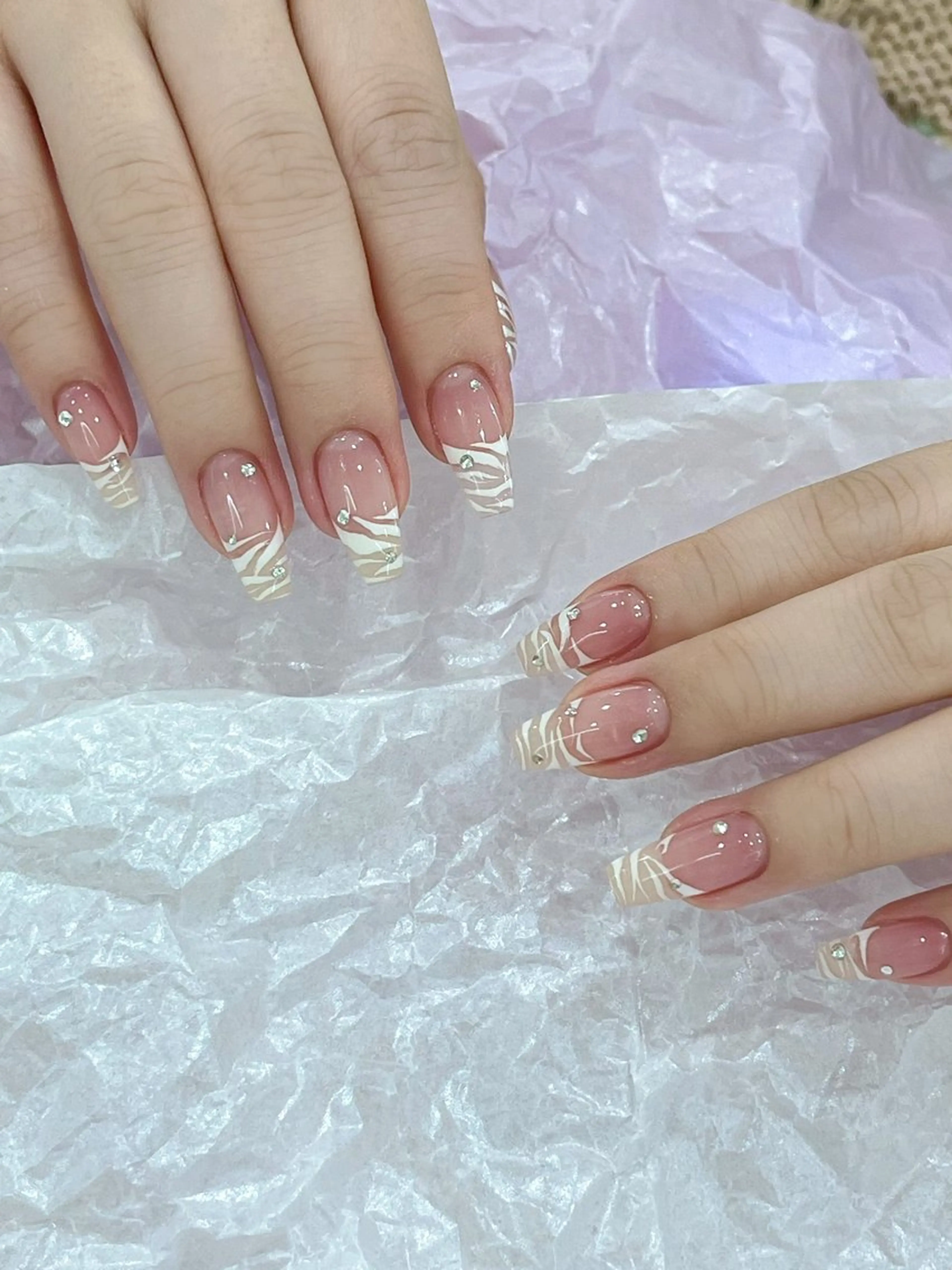 ミディアム ハンドネイル Echo Nail Salonのネイルデザイン