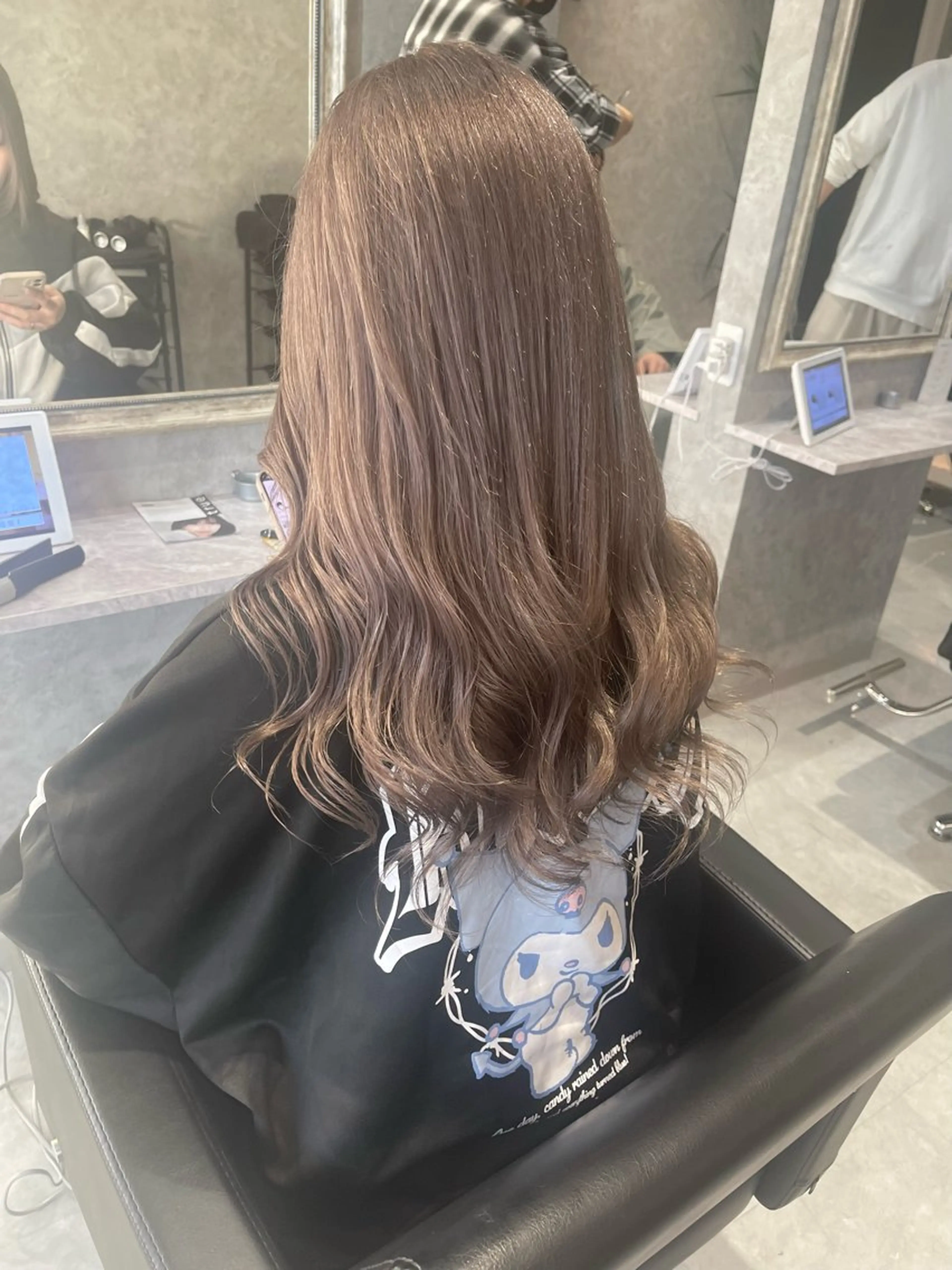 ロング ヘアカラー ハイトーン ／ レイヤー/吉田陸斗のヘアスタイル